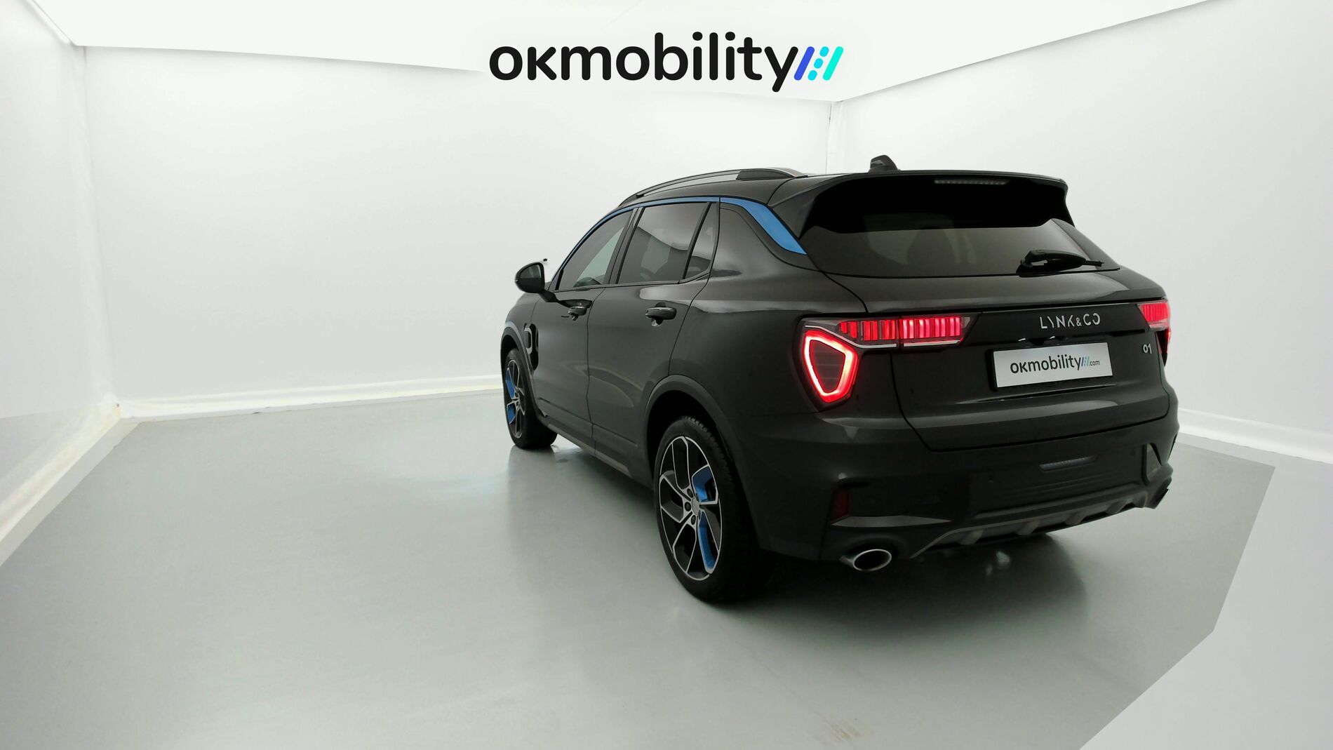 lynk&co 1 nv 1.5 PHEV 261 2022 black 8
