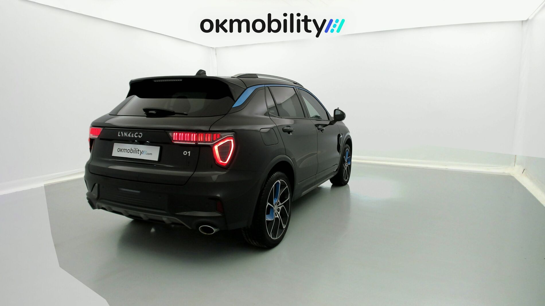 lynk&co 1 nv 1.5 PHEV 261 2022 black 10