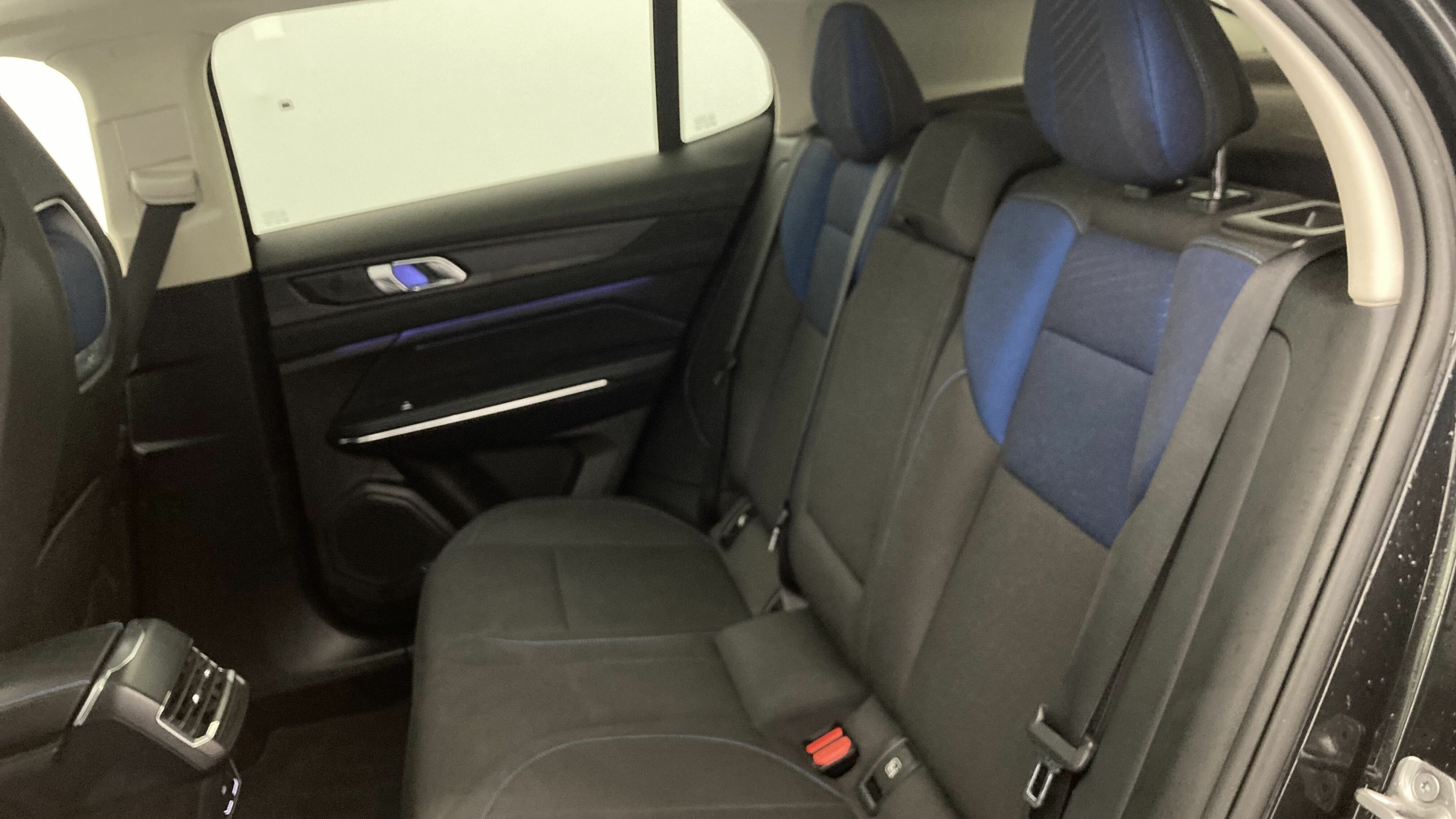 lynk&co 1 nv 1.5 PHEV 261 2022 black 20