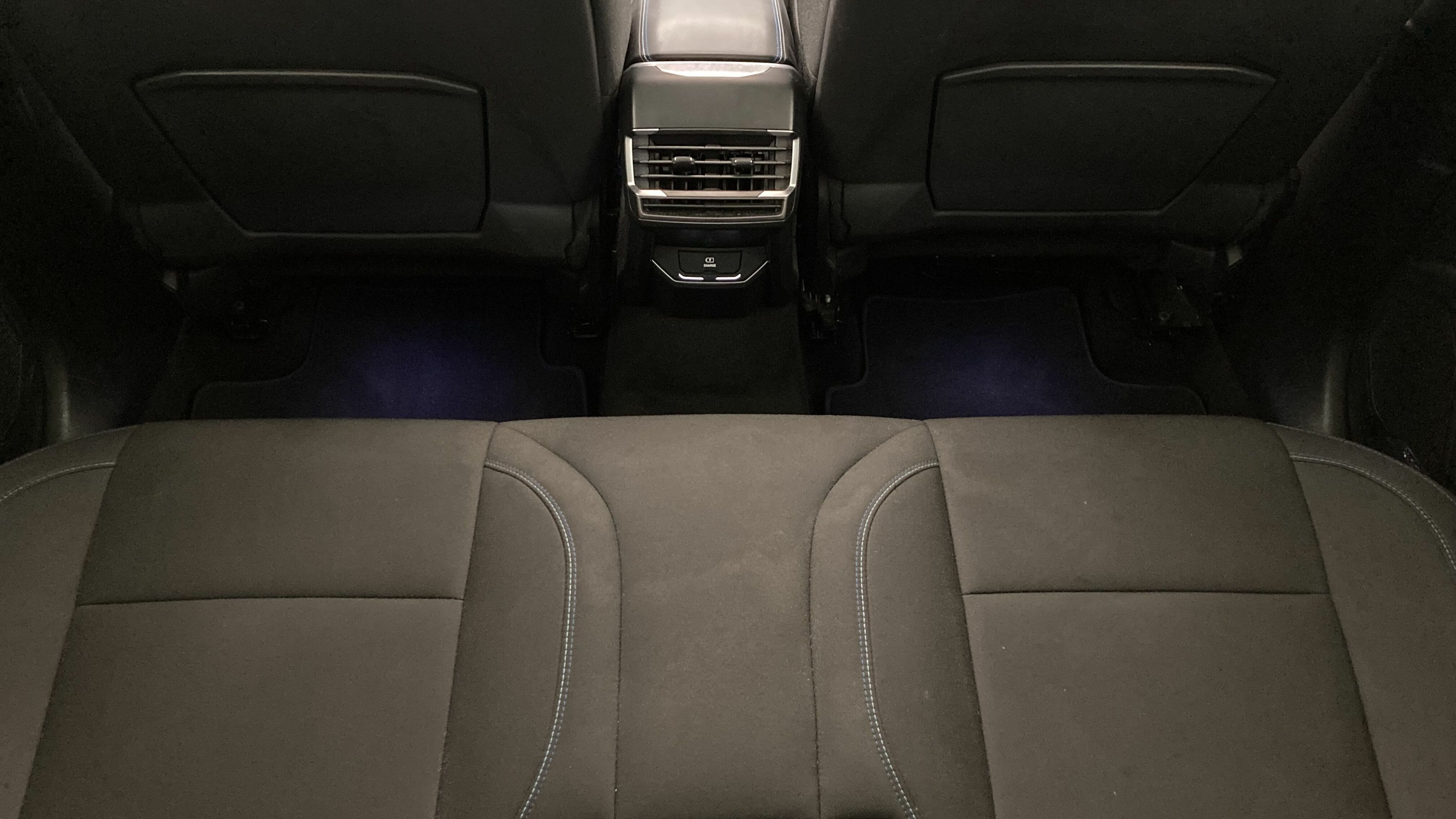 lynk&co 1 nv 1.5 PHEV 261 2022 black 21