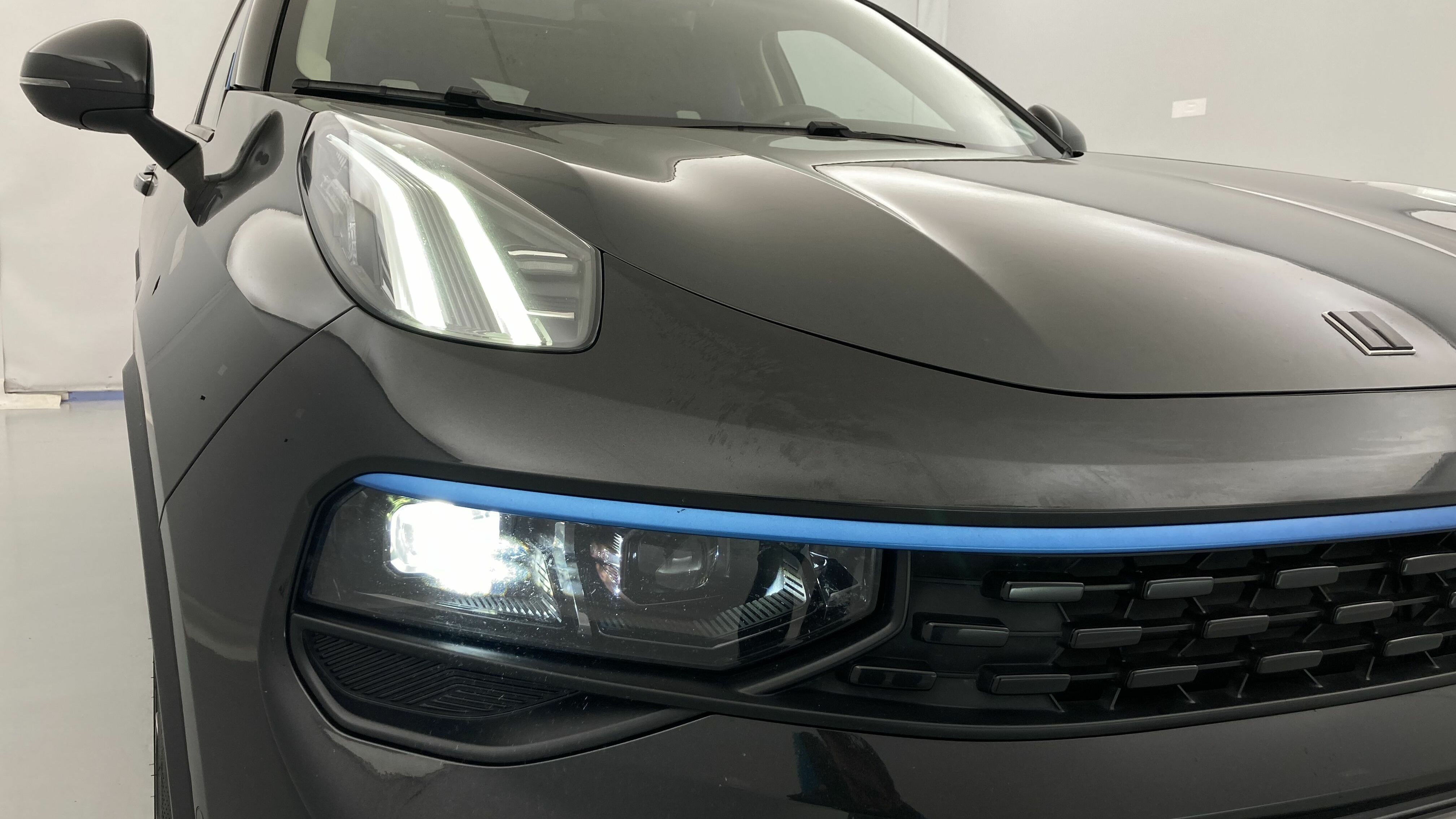 lynk&co 1 nv 1.5 PHEV 261 2022 black 28