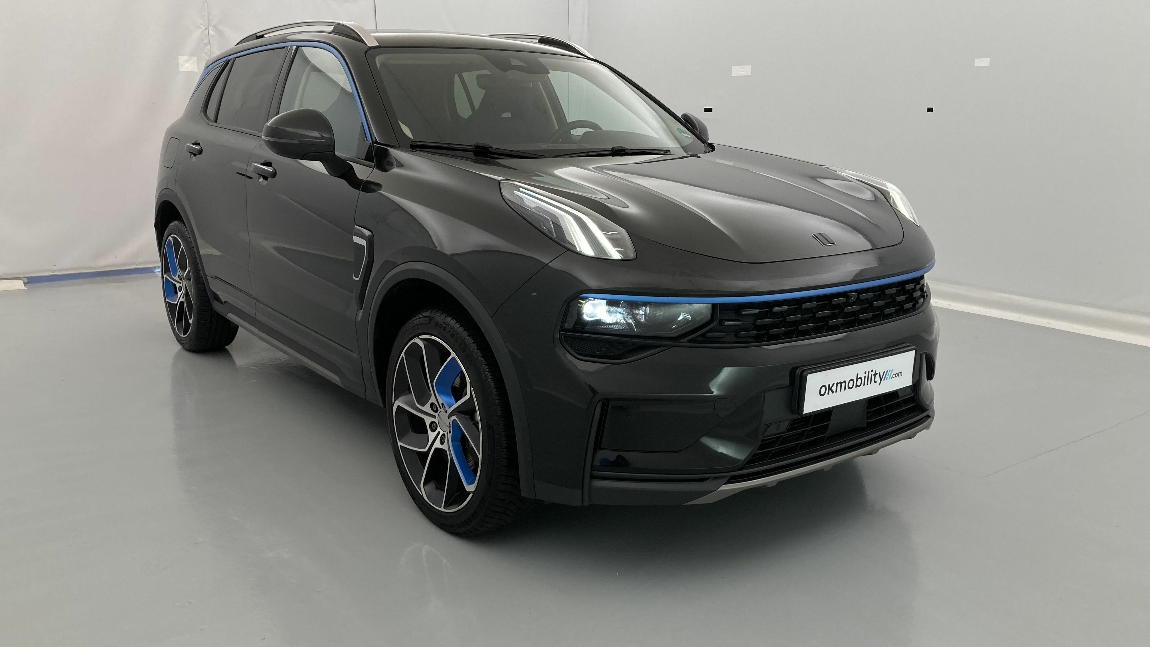 lynk&co 1 nv 1.5 PHEV 261 2022 black 30