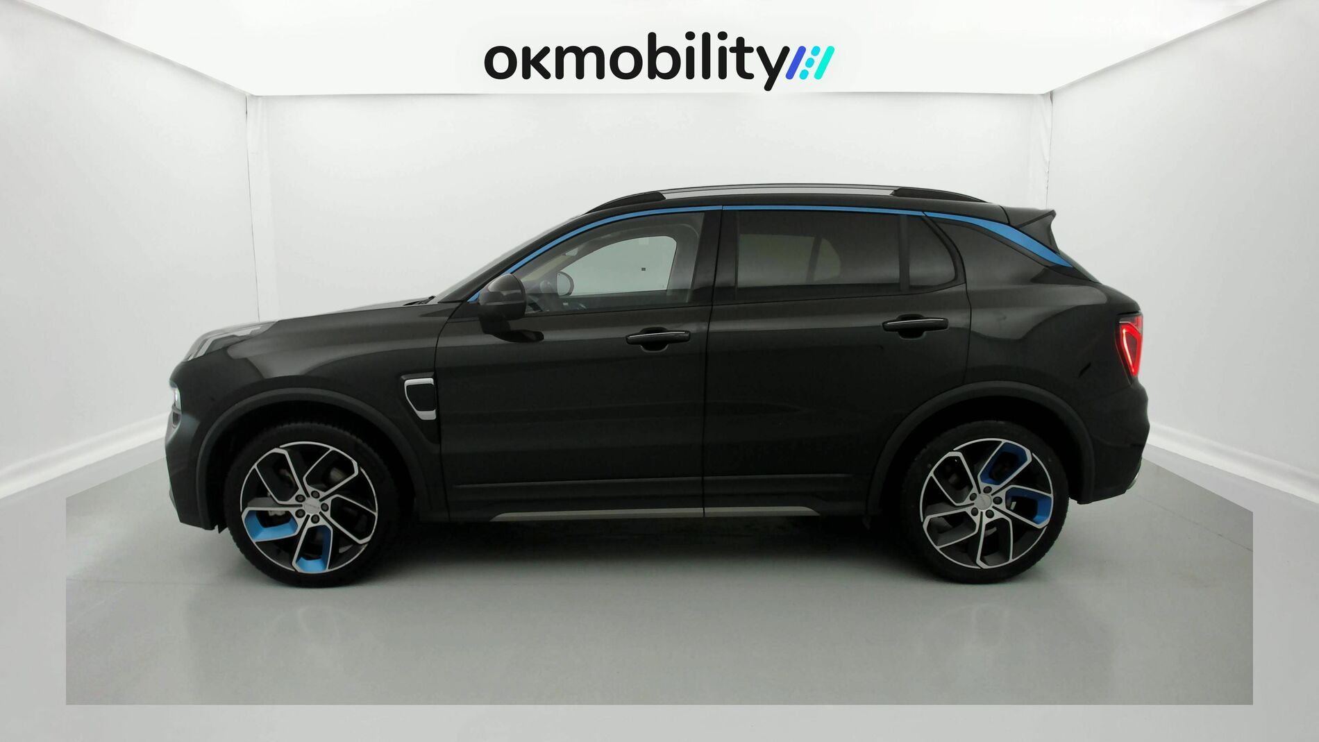 lynk&co 1 nv 1.5 PHEV 261 2022 black 5