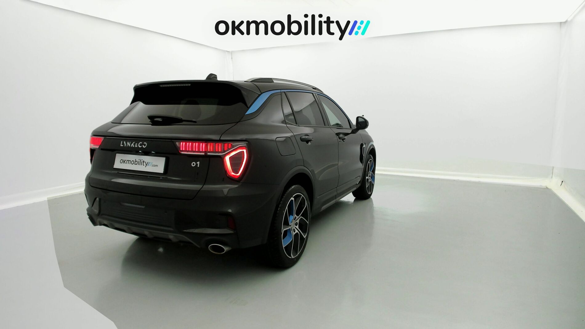 lynk&co 1 nv 1.5 PHEV 261 2022 black 10