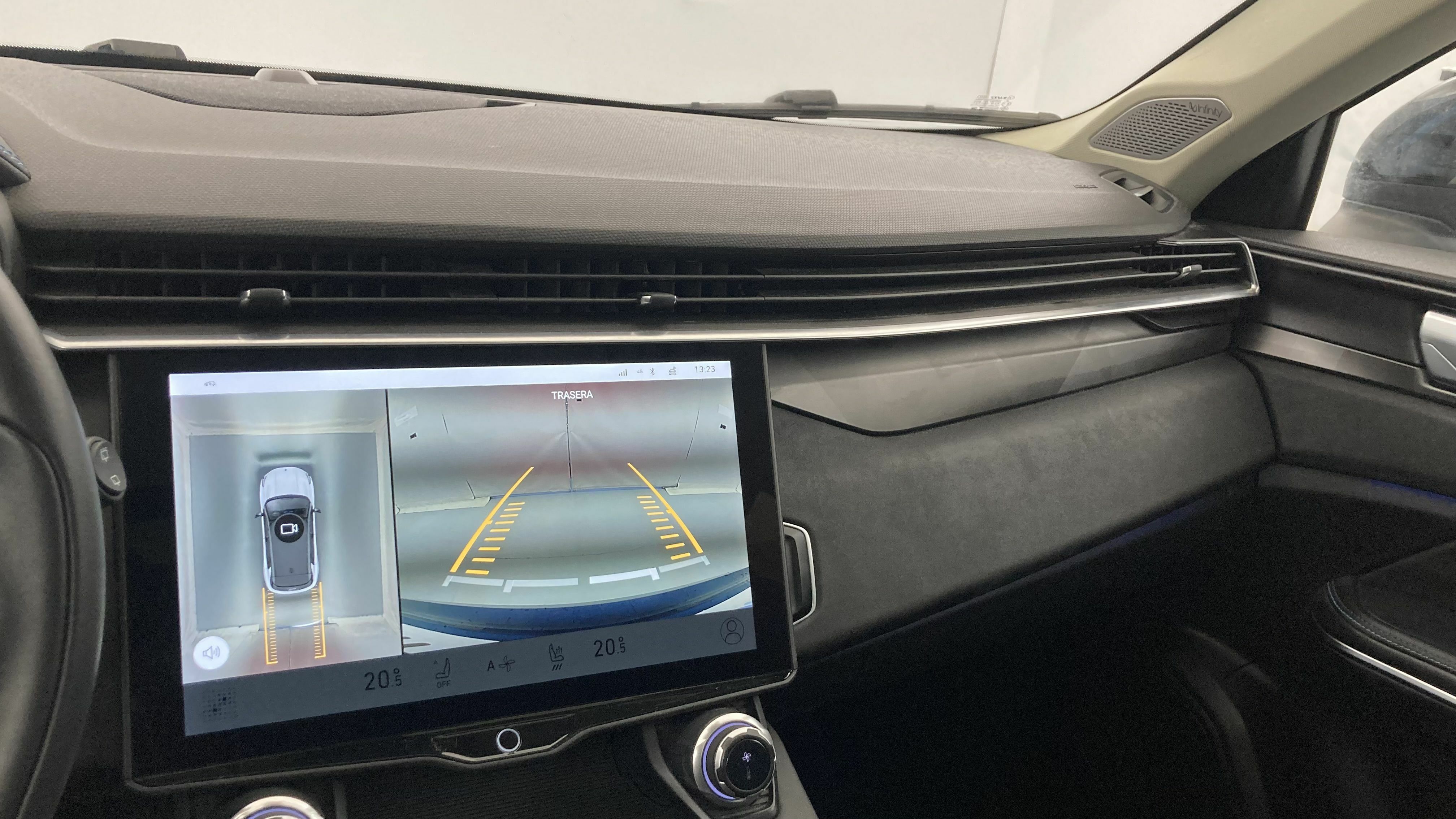 lynk&co 1 nv 1.5 PHEV 261 2022 blue 18