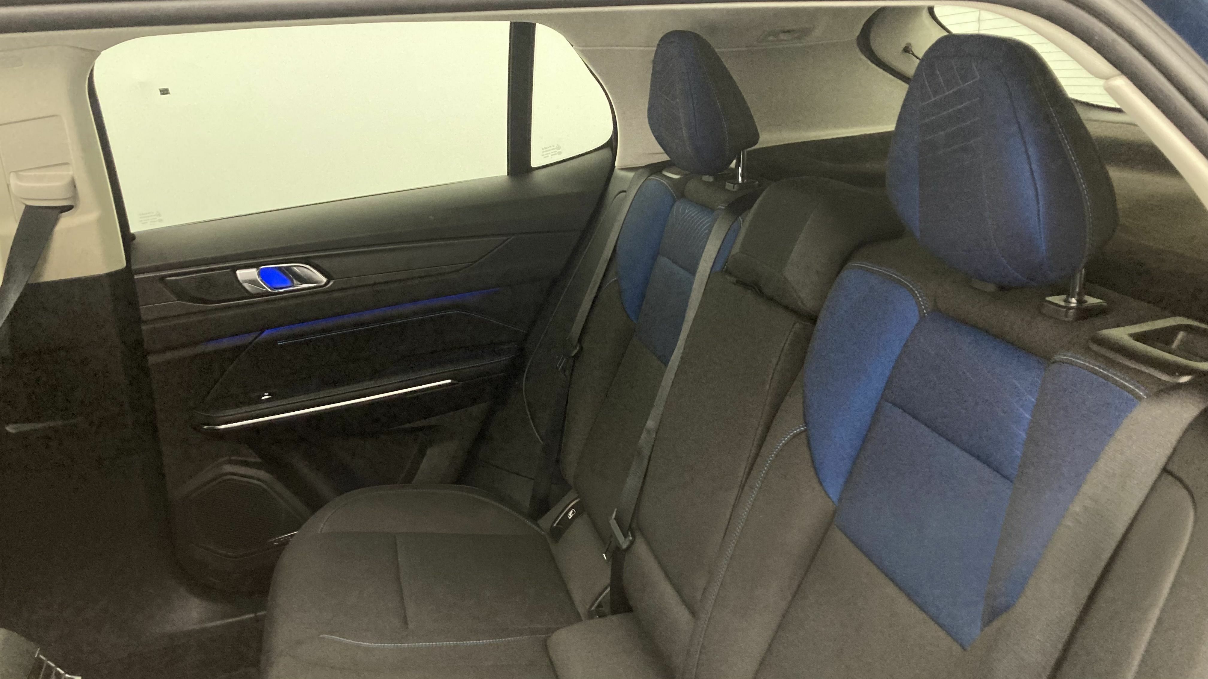 lynk&co 1 nv 1.5 PHEV 261 2022 blue 20