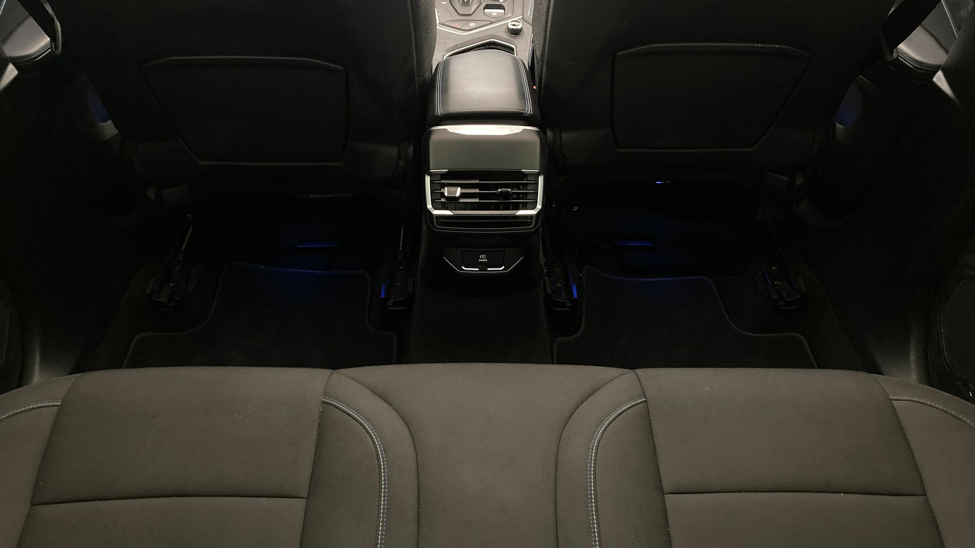 lynk&co 1 nv 1.5 PHEV 261 2022 blue 21