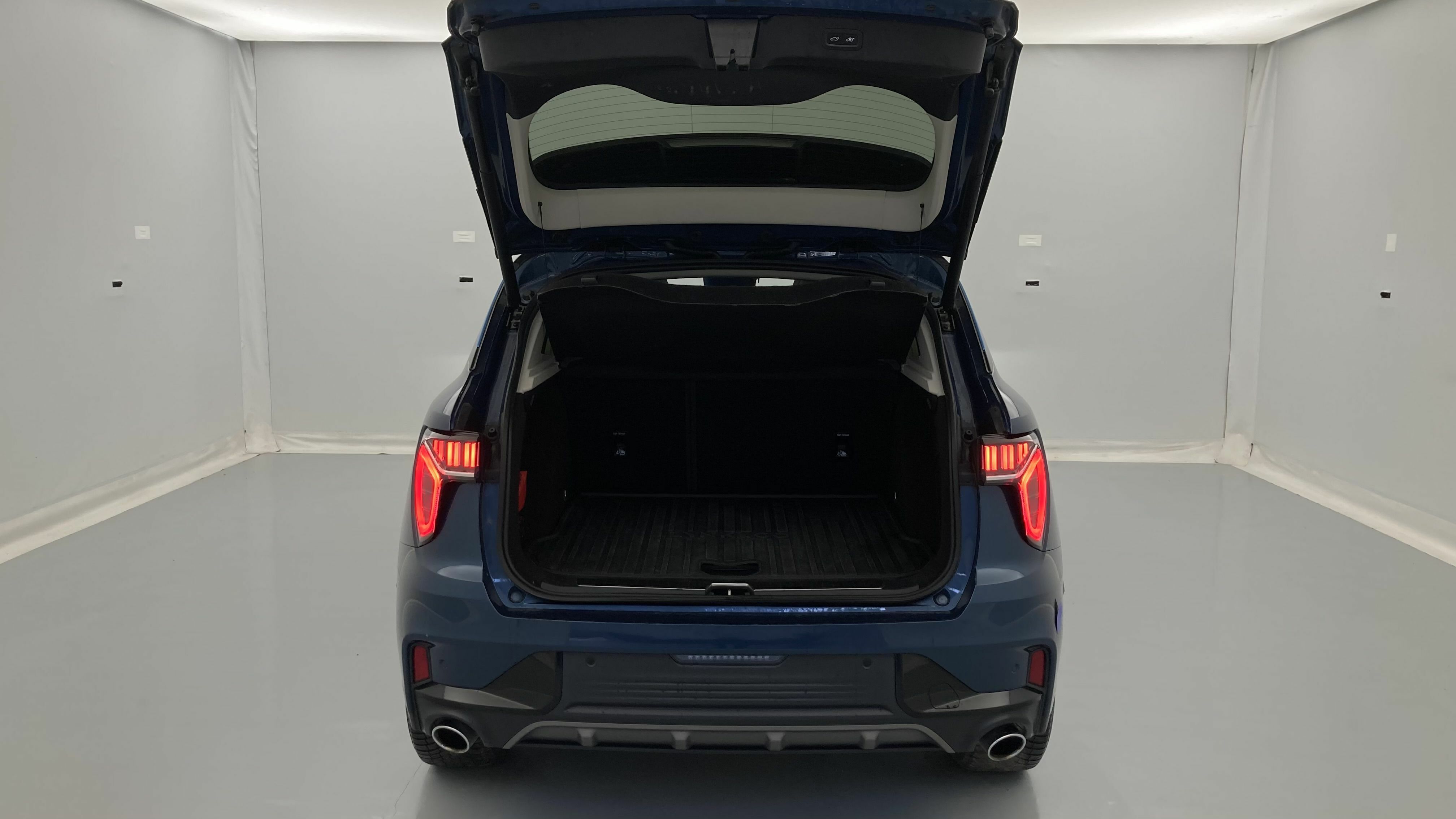 lynk&co 1 nv 1.5 PHEV 261 2022 blue 23