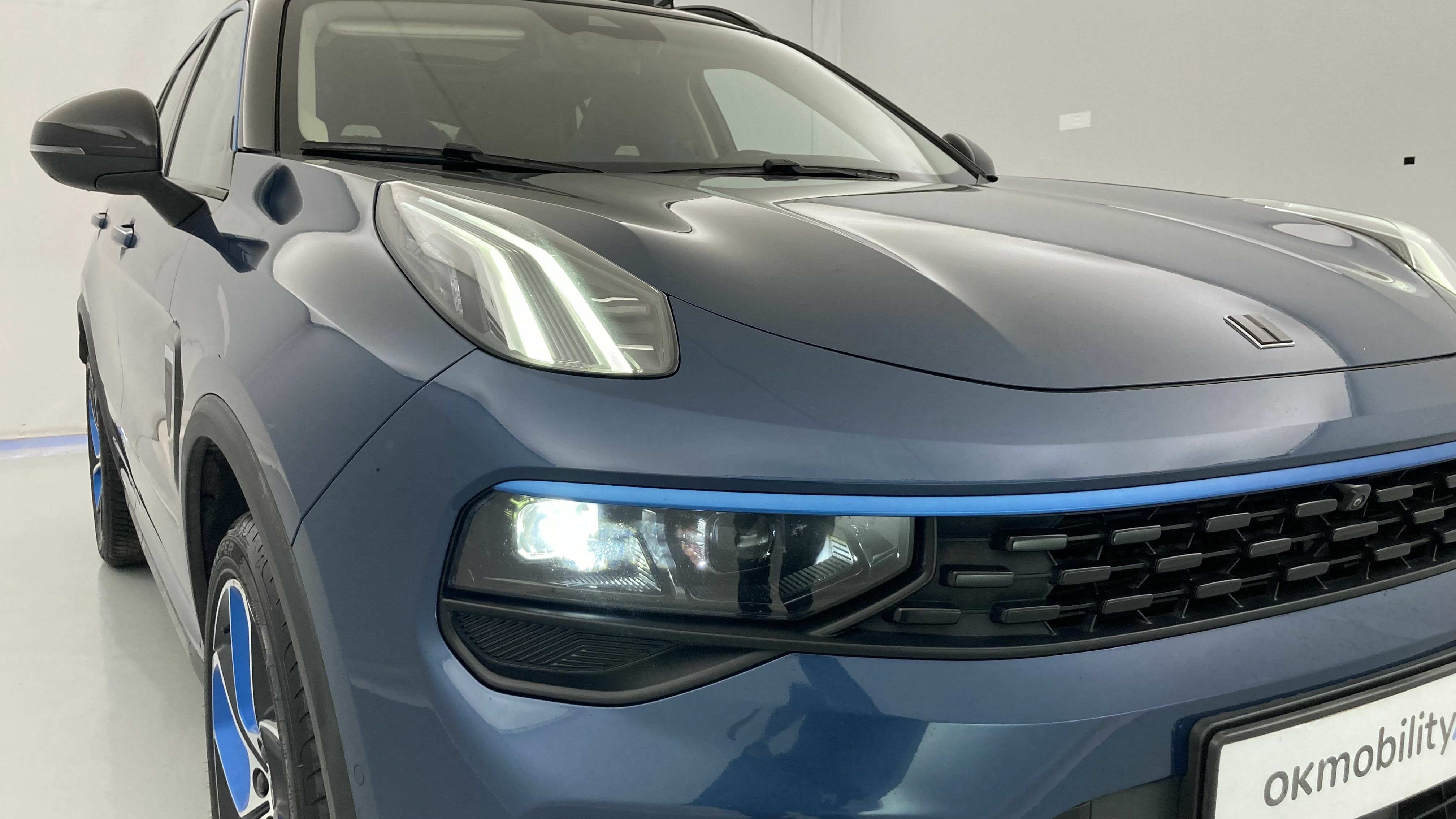 lynk&co 1 nv 1.5 PHEV 261 2022 blue 28