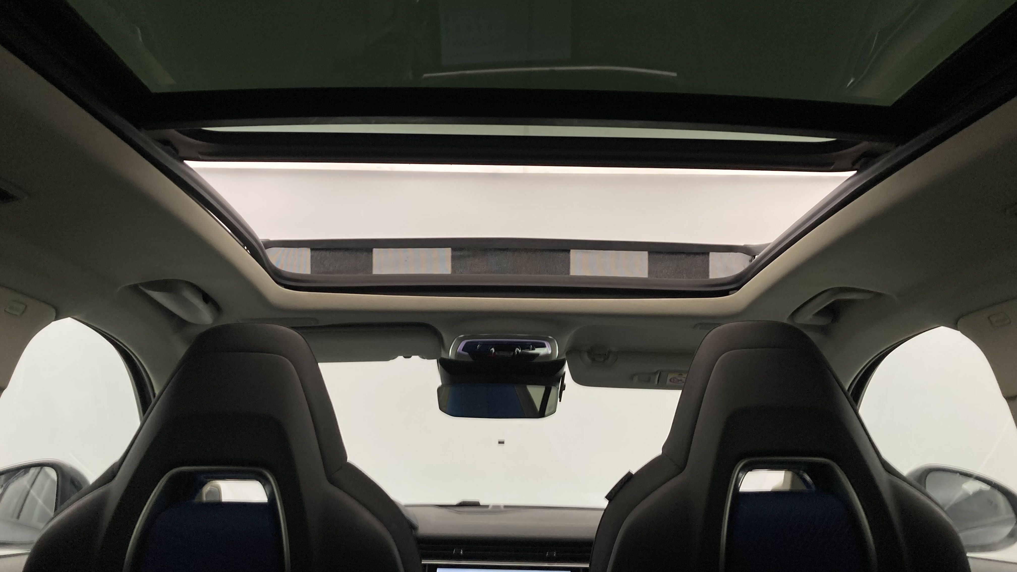lynk&co 1 nv 1.5 PHEV 261 2022 blue 38