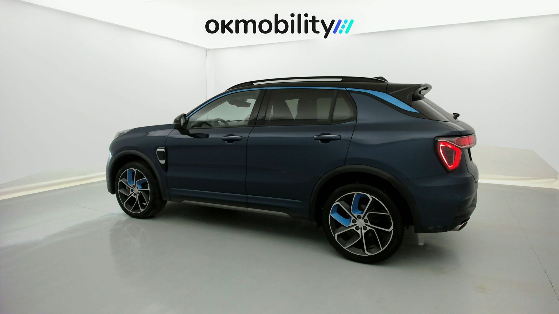 lynk&co 1 nv 1.5 PHEV 261 2022 blue 7