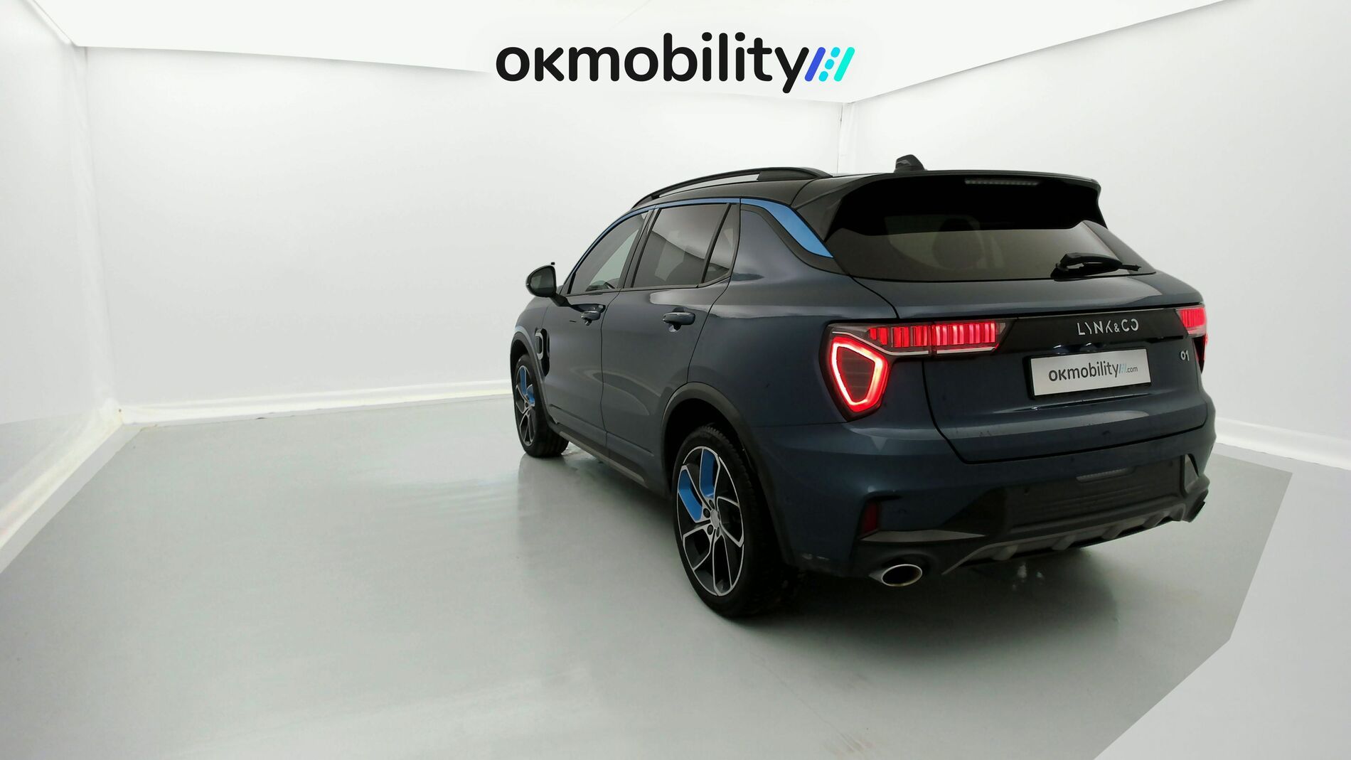 lynk&co 1 nv 1.5 PHEV 261 2022 blue 8