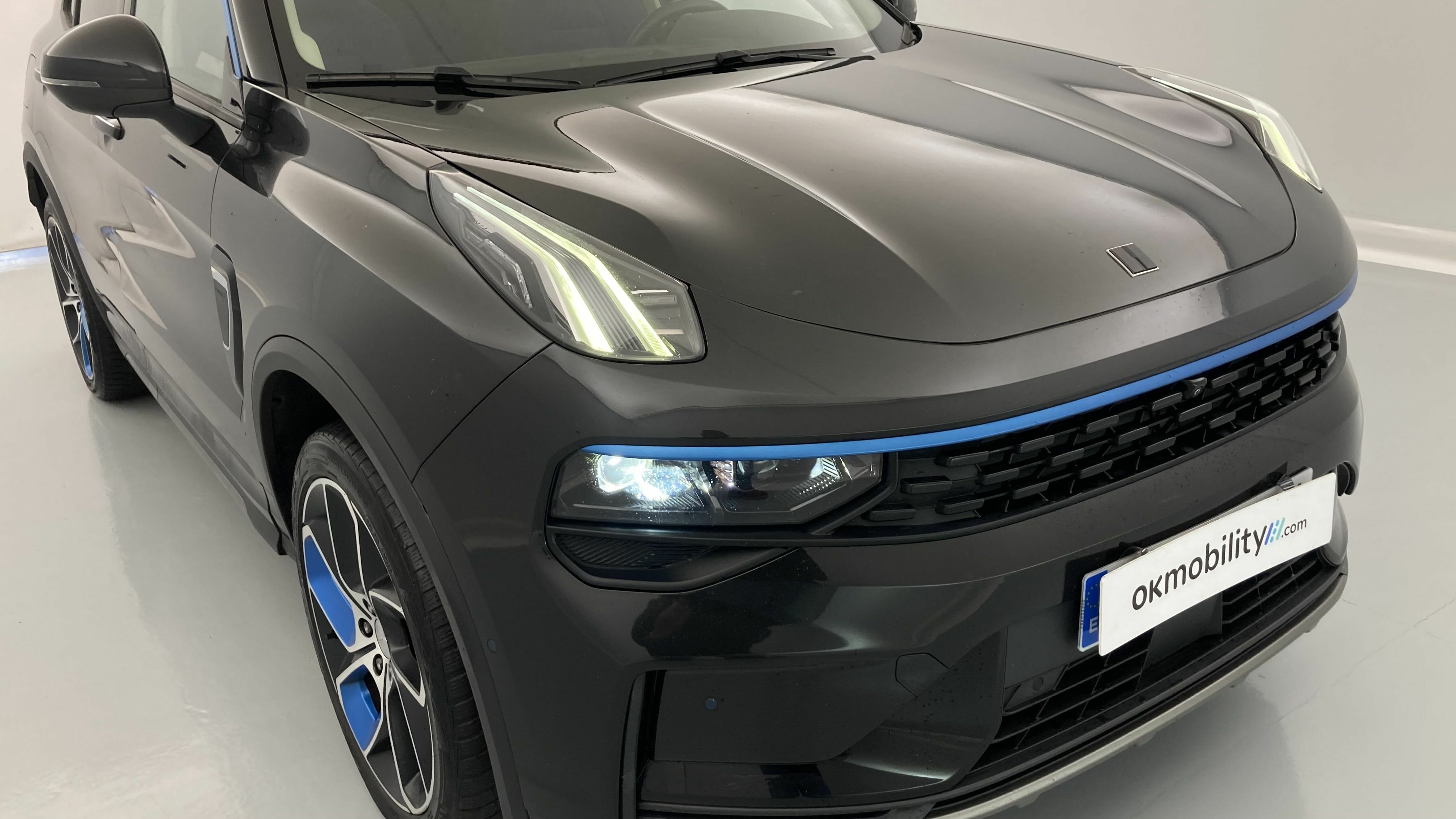lynk&co 1 nv 1.5 PHEV 261 2022 black 29