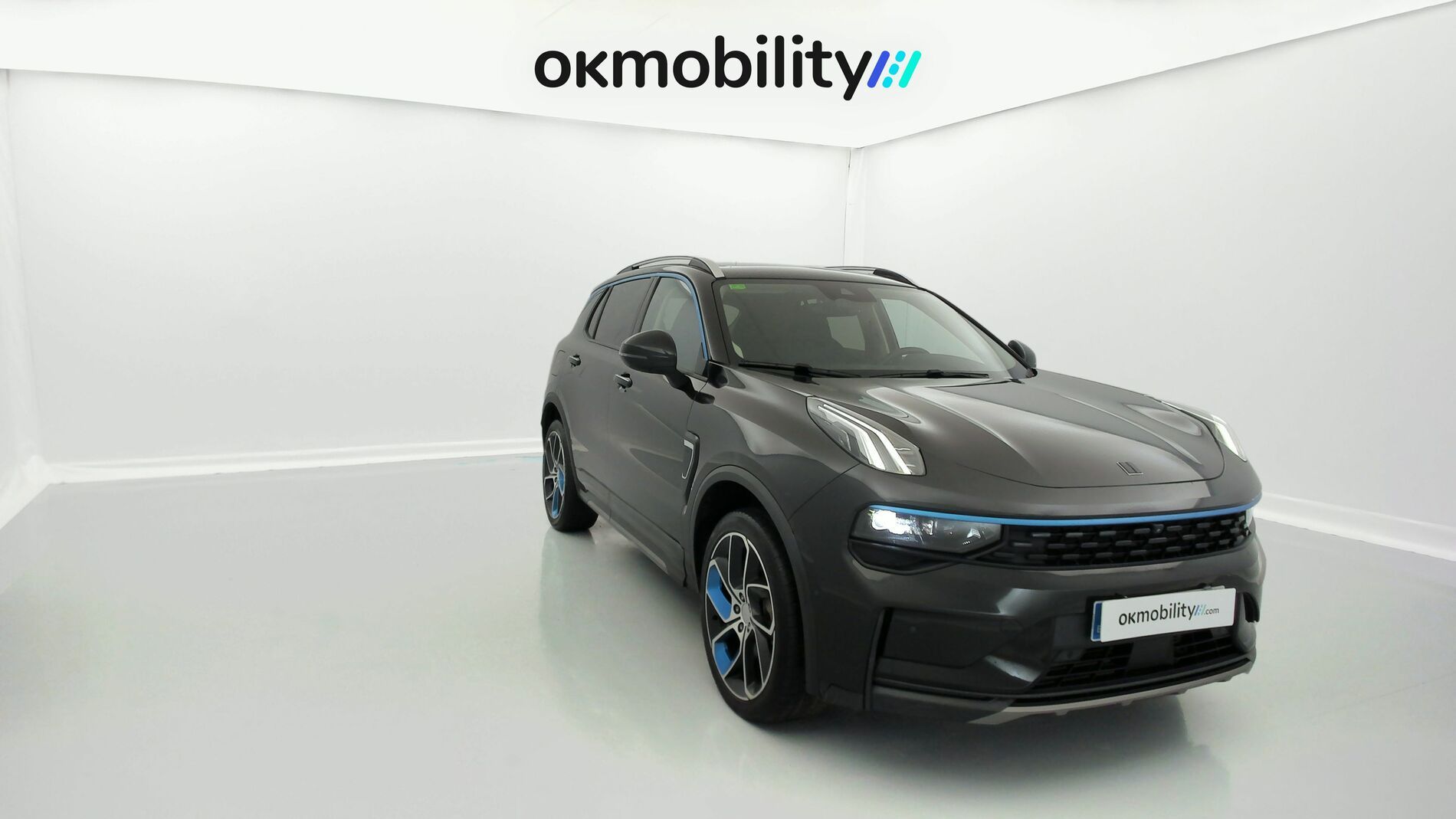 lynk&co 1 nv 1.5 PHEV 261 2022 black 3