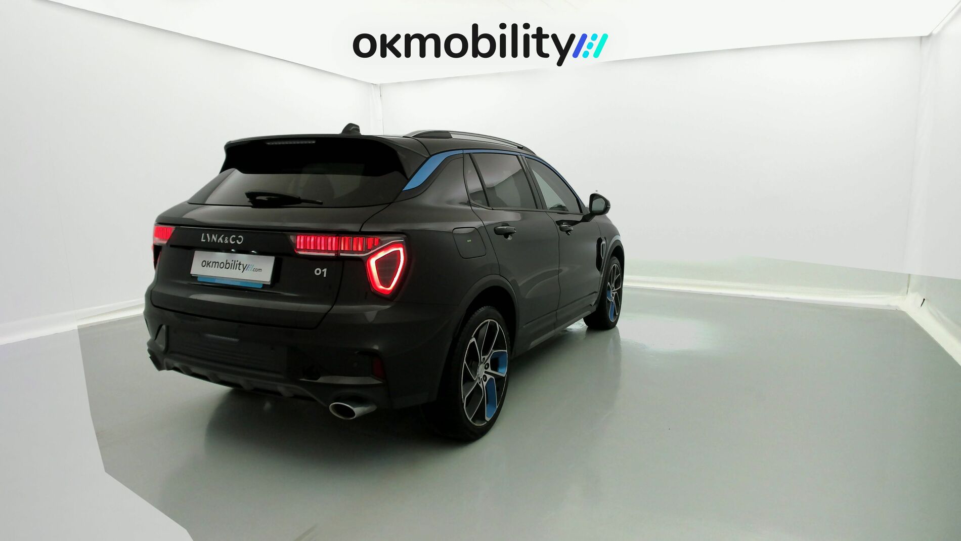 lynk&co 1 nv 1.5 PHEV 261 2022 black 11