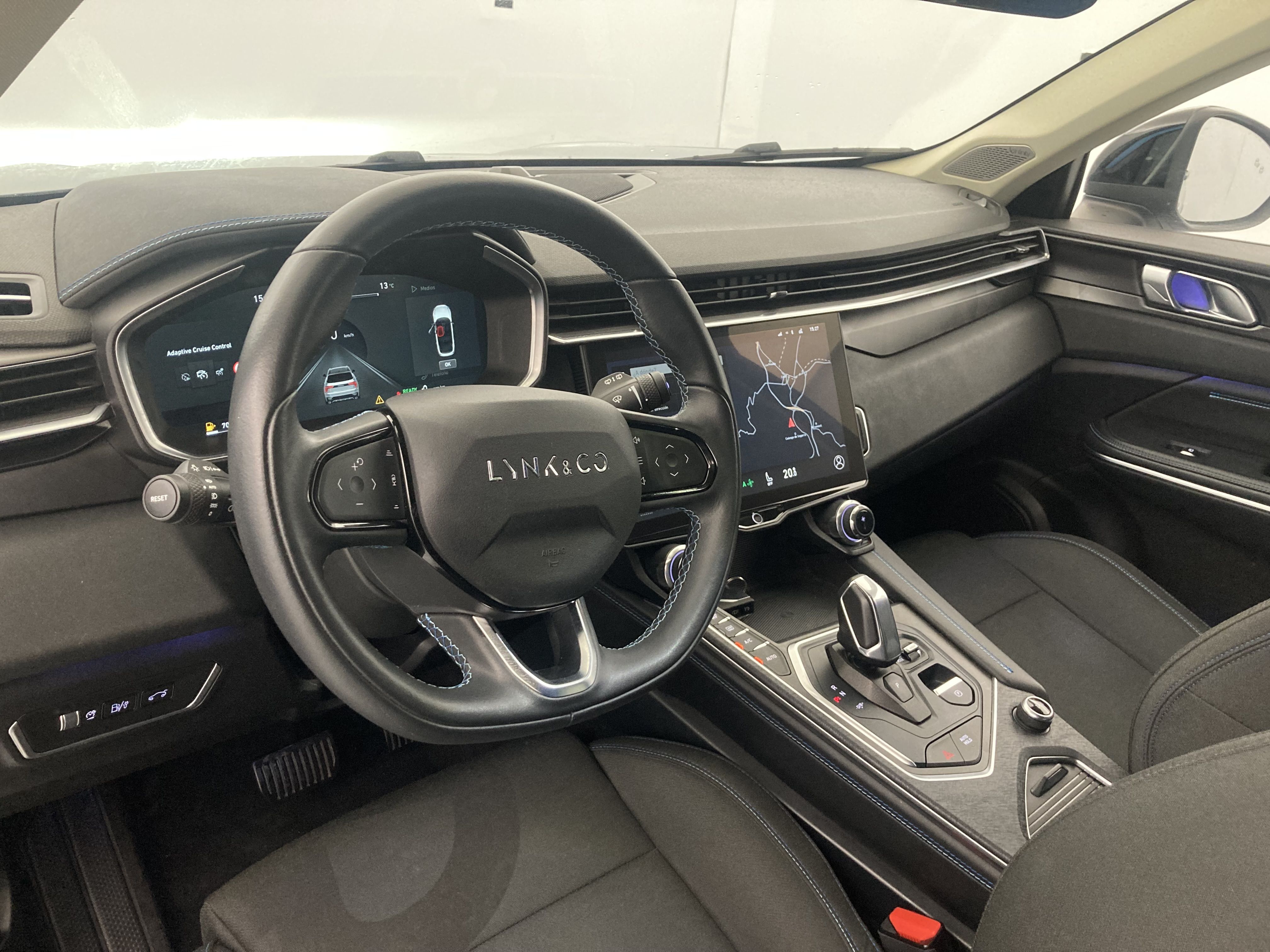 lynk&co 1 nv 1.5 PHEV 261 2022 blue 16