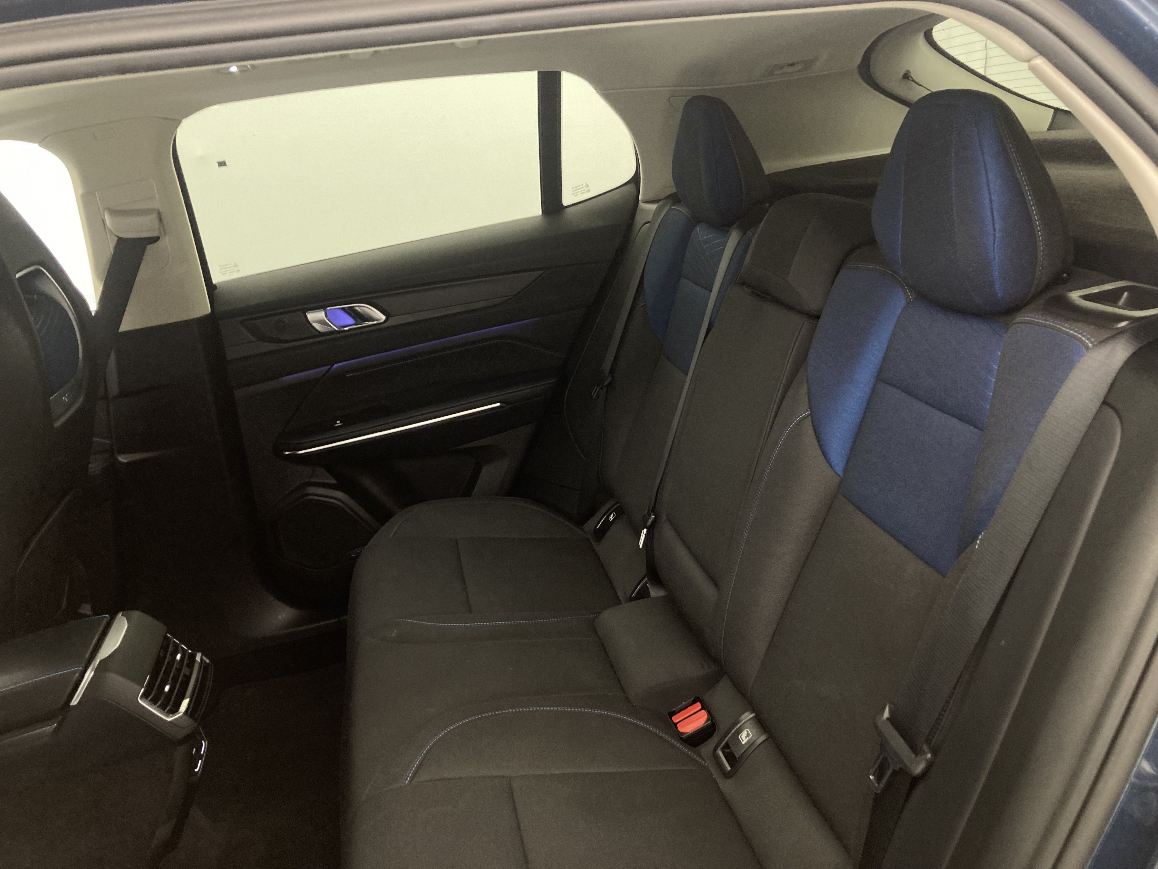lynk&co 1 nv 1.5 PHEV 261 2022 blue 19