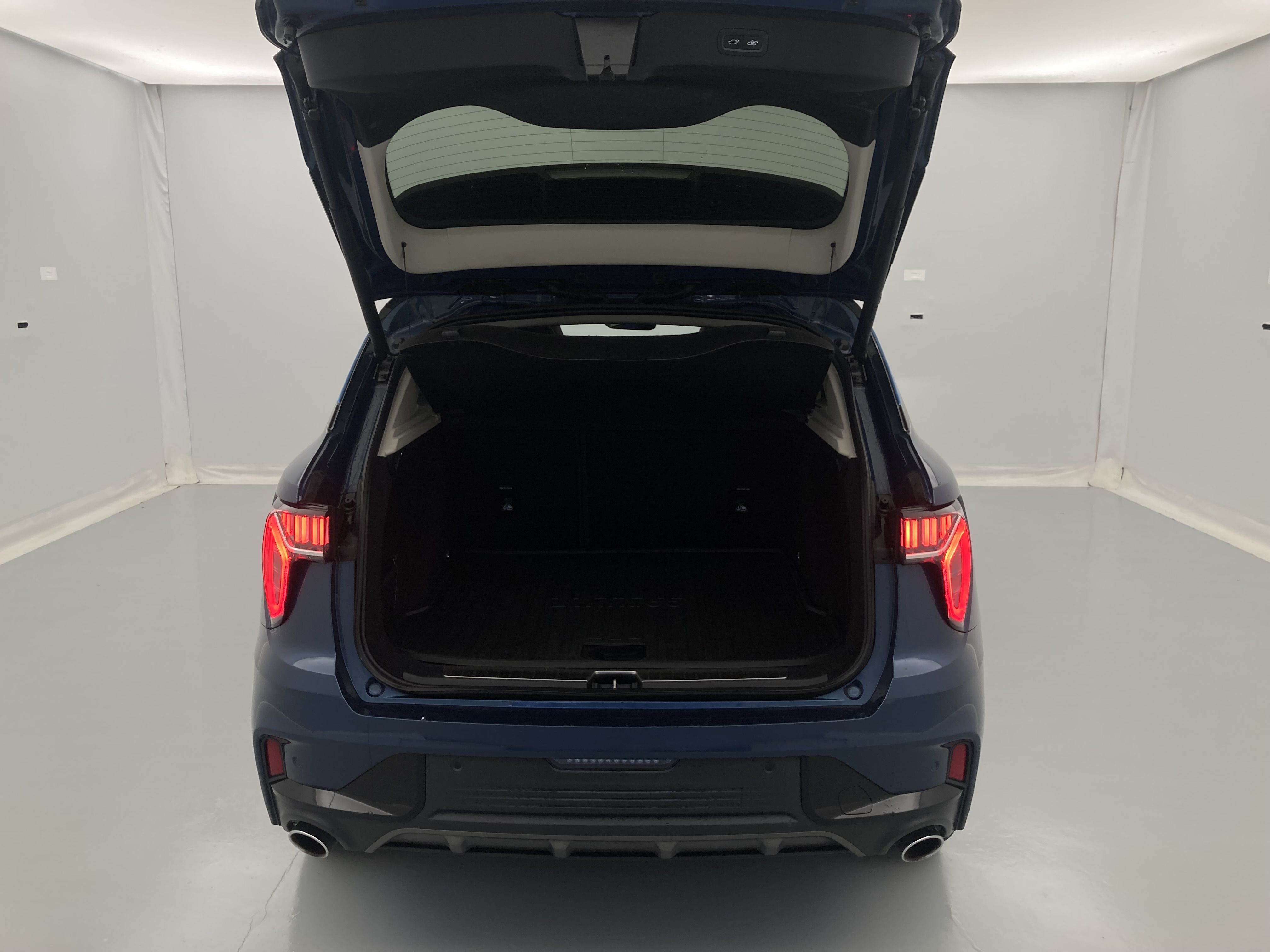 lynk&co 1 nv 1.5 PHEV 261 2022 blue 20