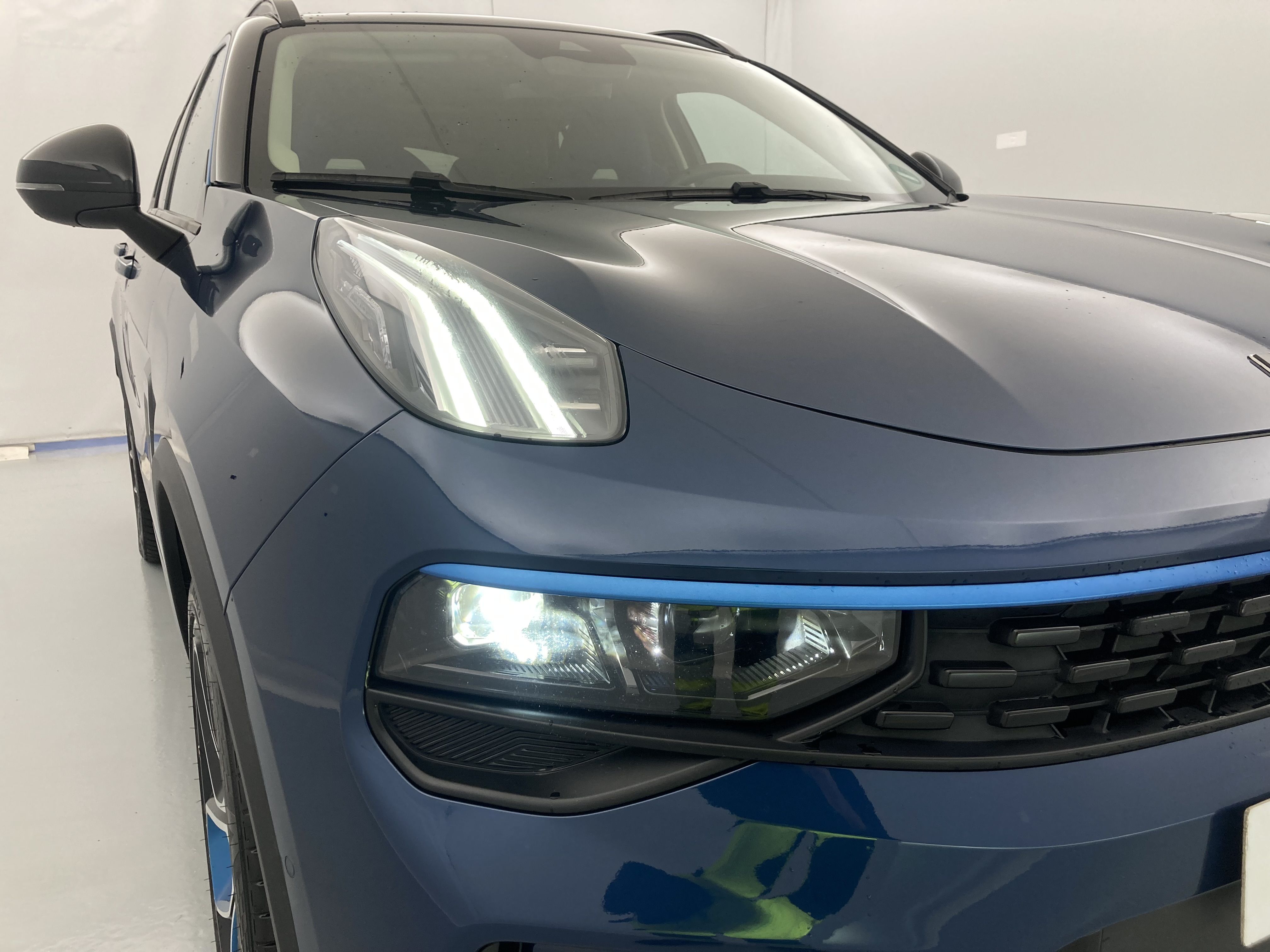lynk&co 1 nv 1.5 PHEV 261 2022 blue 35