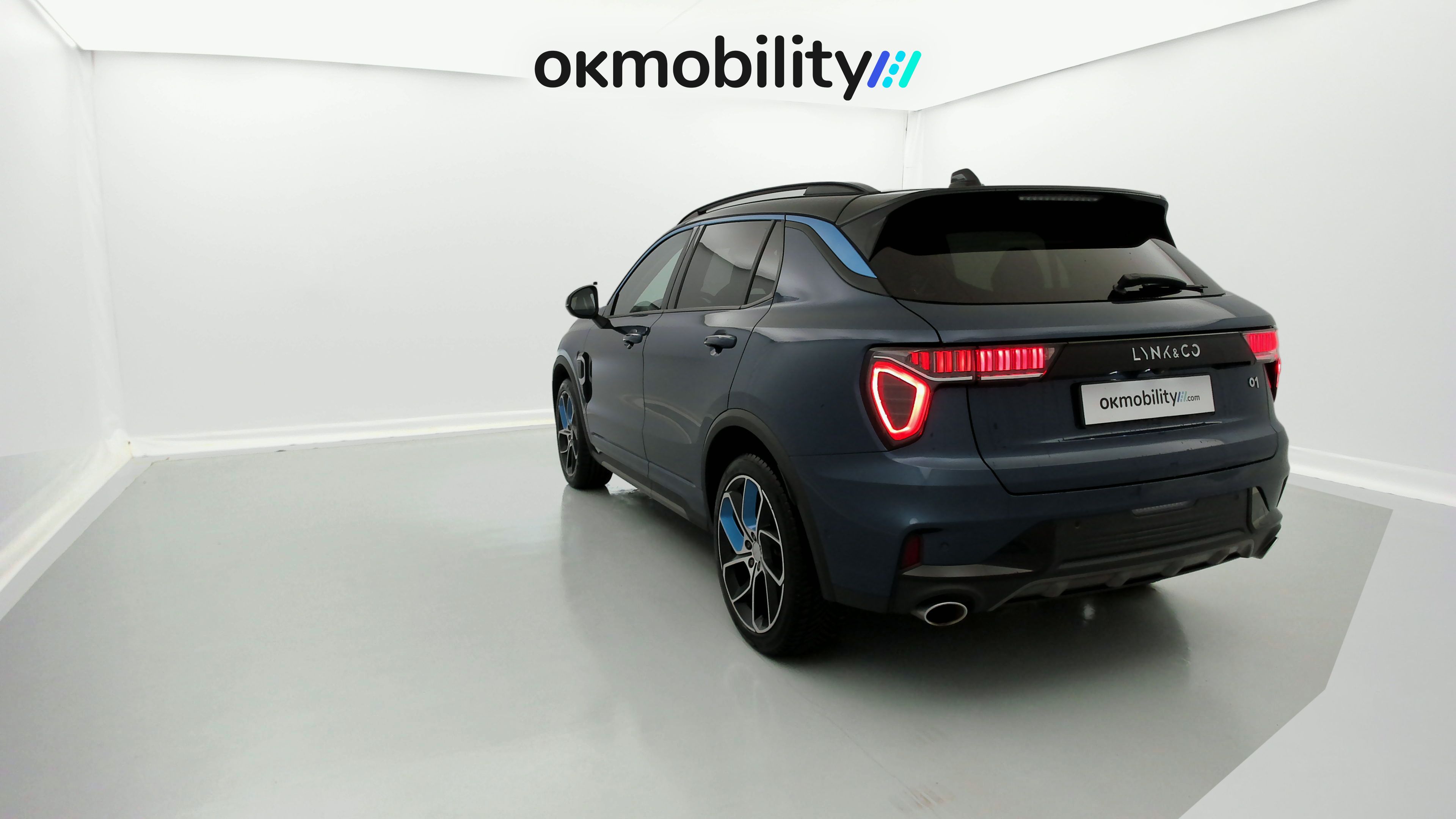 lynk&co 1 nv 1.5 PHEV 261 2022 blue 9