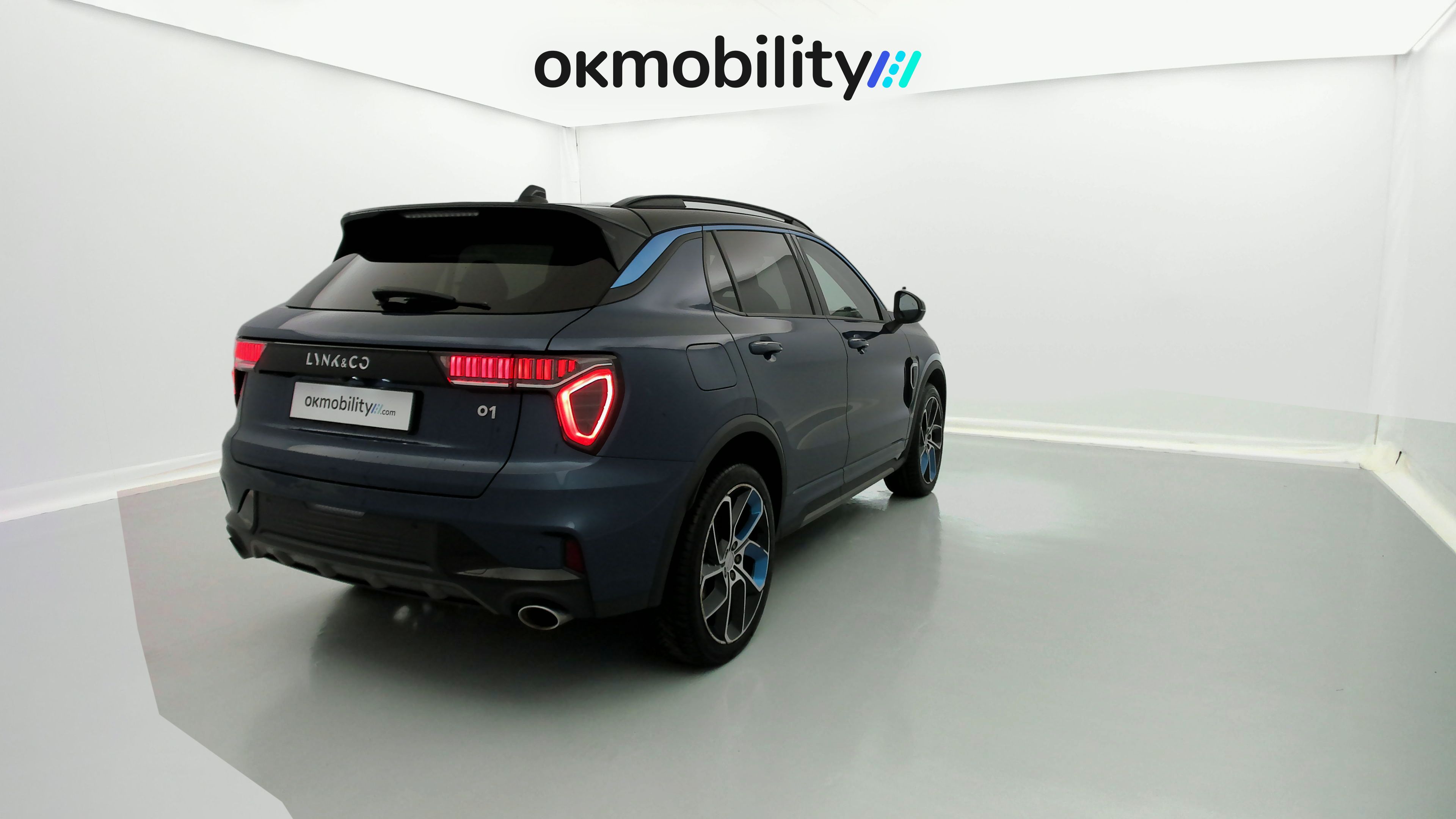 lynk&co 1 nv 1.5 PHEV 261 2022 blue 11