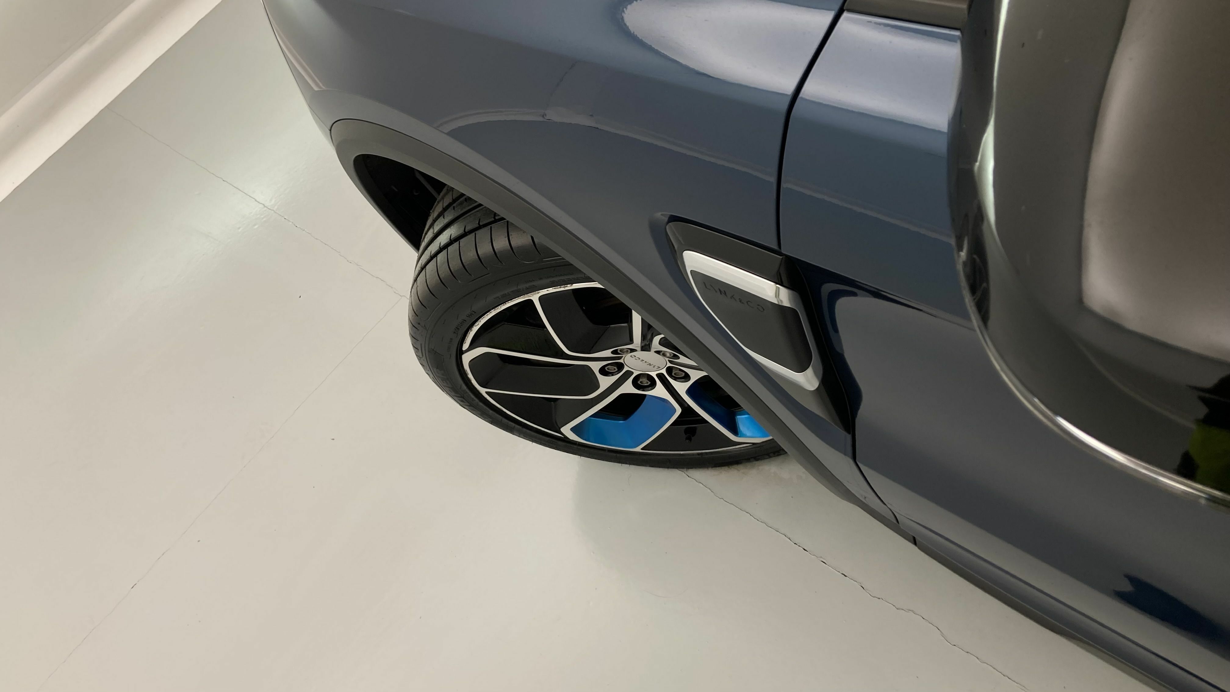 lynk&co 1 nv 1.5 PHEV 261 2022 blue 28