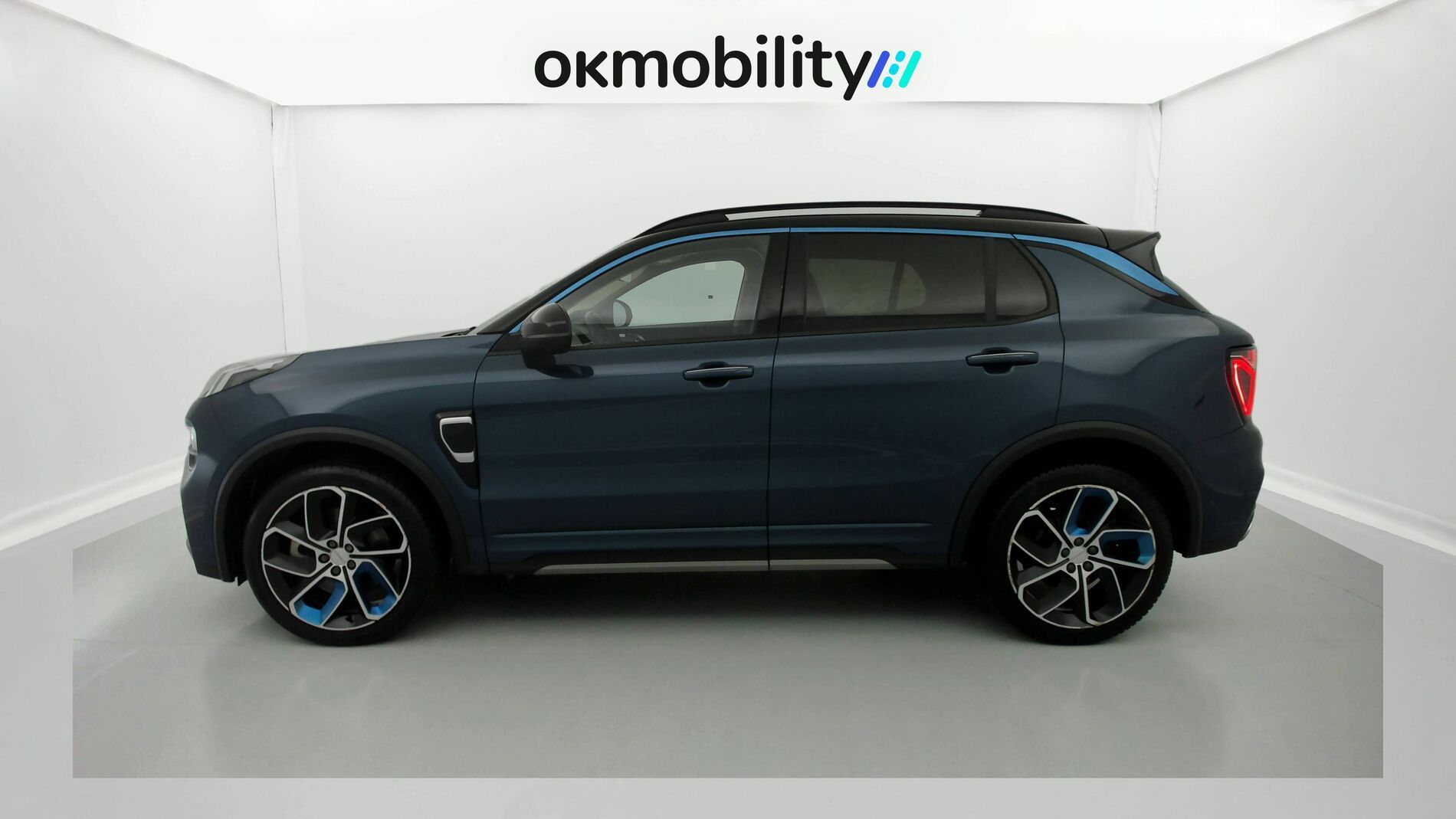 lynk&co 1 nv 1.5 PHEV 261 2022 blue 7