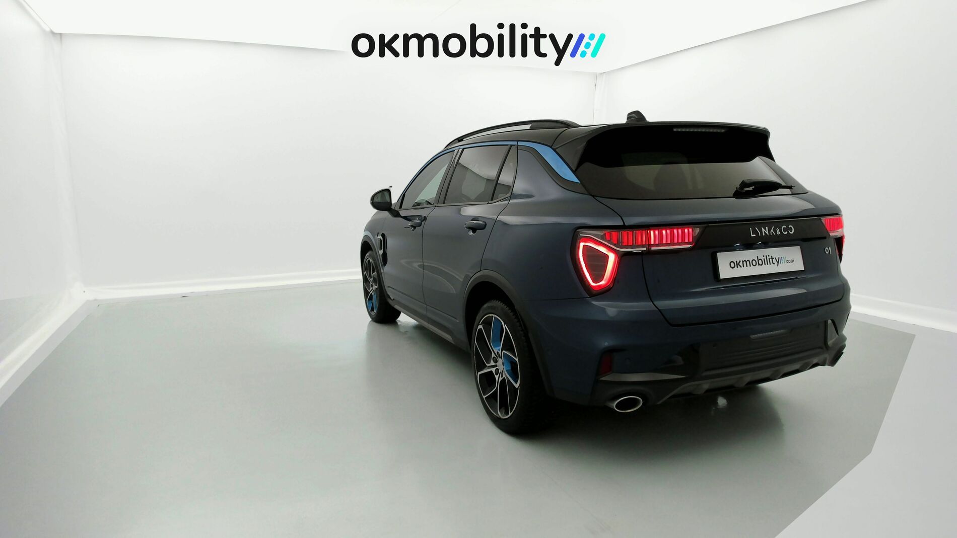 lynk&co 1 nv 1.5 PHEV 261 2022 blue 9