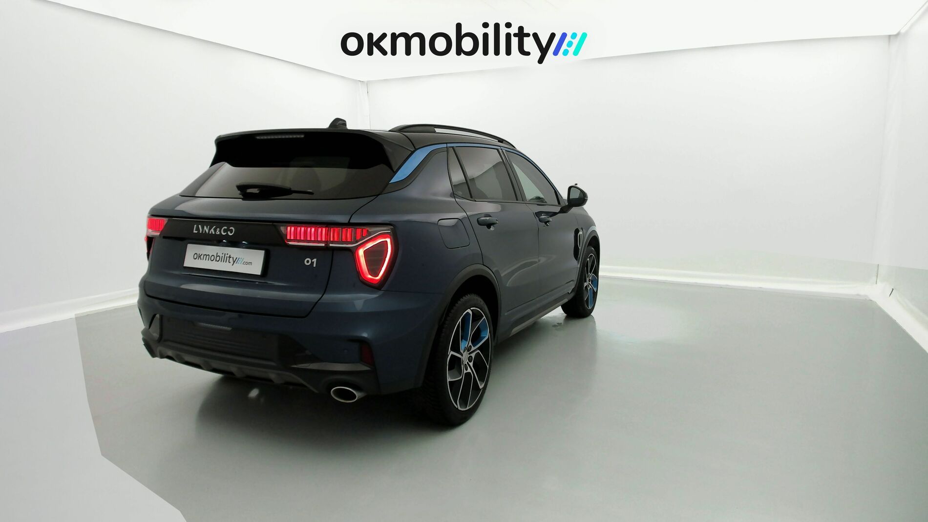 lynk&co 1 nv 1.5 PHEV 261 2022 blue 11