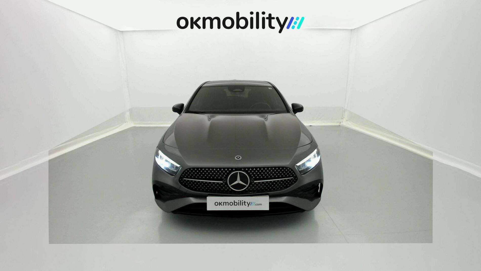 mercedes benz clase a amg line 200D 150 DCT 2023 gris montaña 4