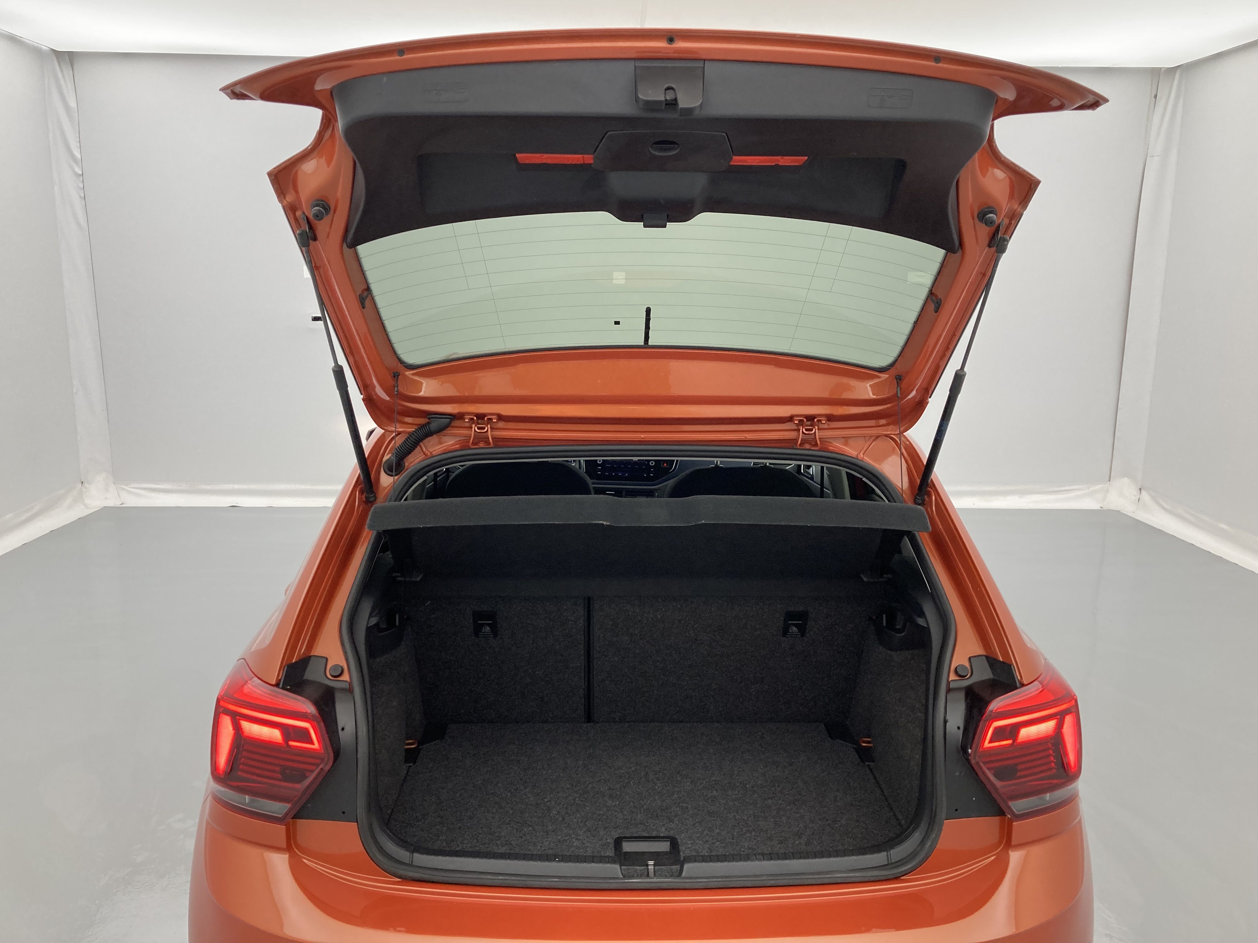 volkswagen polo united 1.0 TSI 95 2020 energetic orange metallic 26