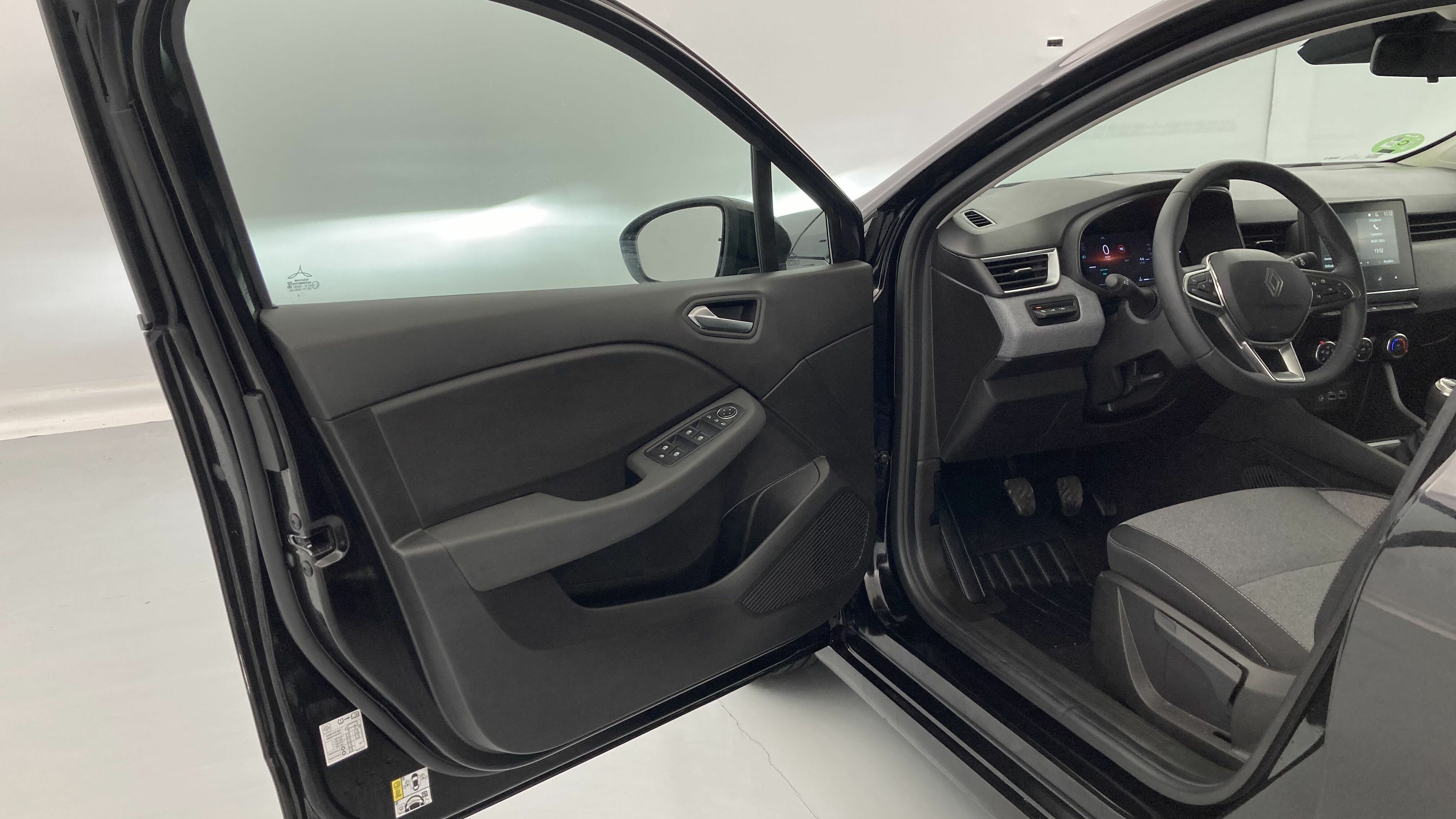 renault clio evolution 1.5 DCI 100 2025 negro brillante 12