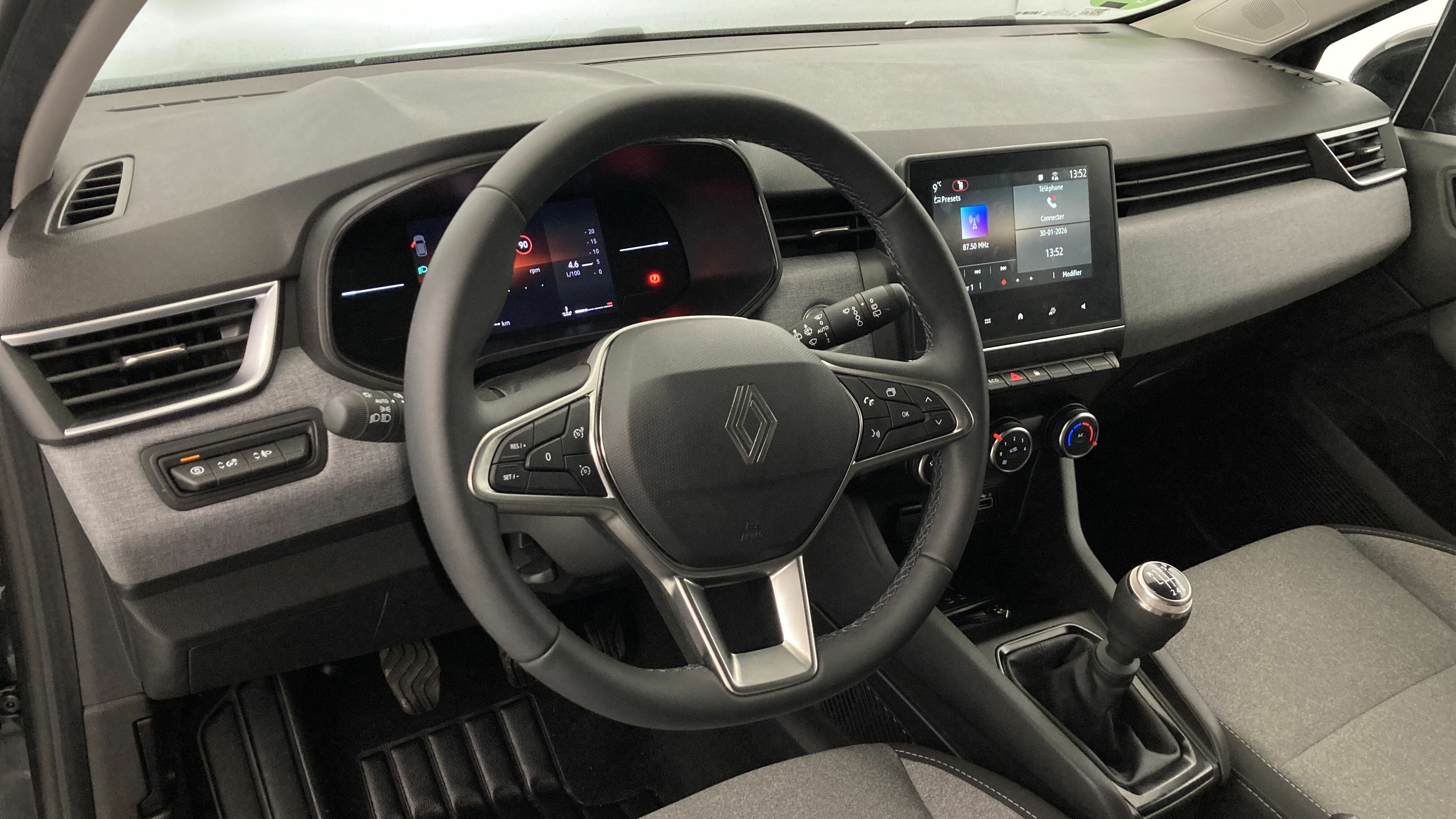 renault clio evolution 1.5 DCI 100 2025 negro brillante 14