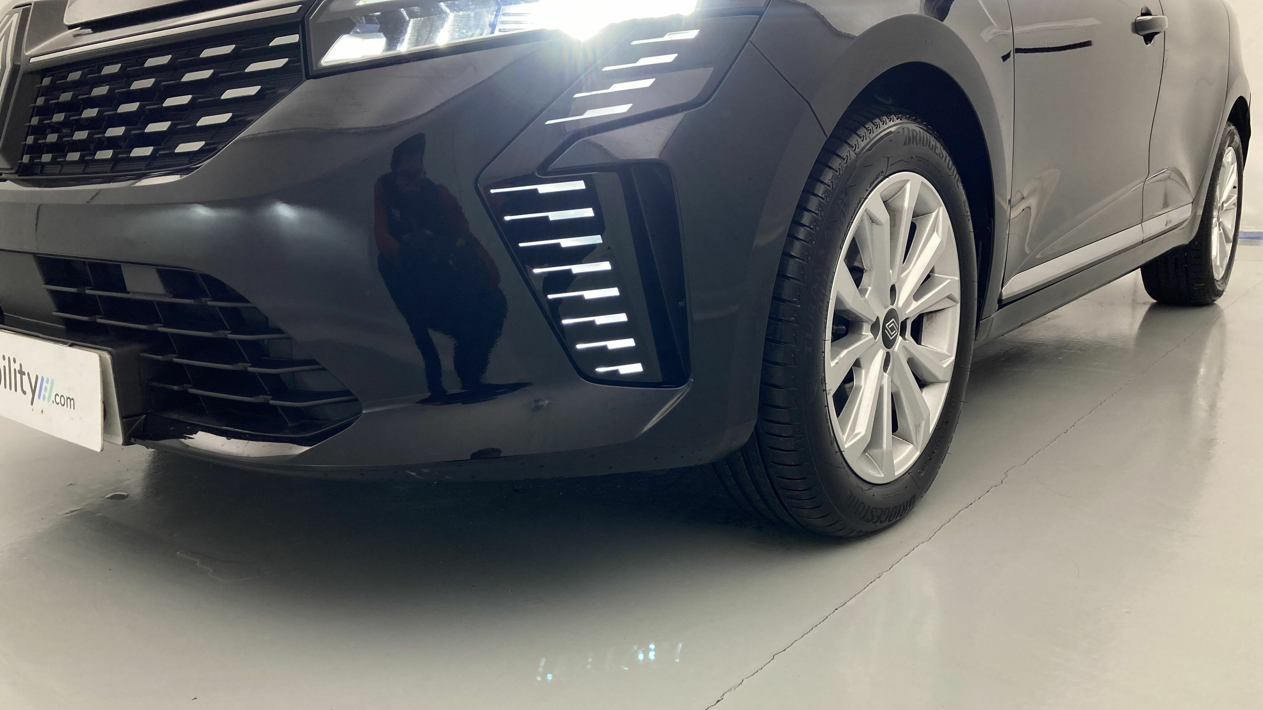 renault clio evolution 1.5 DCI 100 2025 negro brillante 25