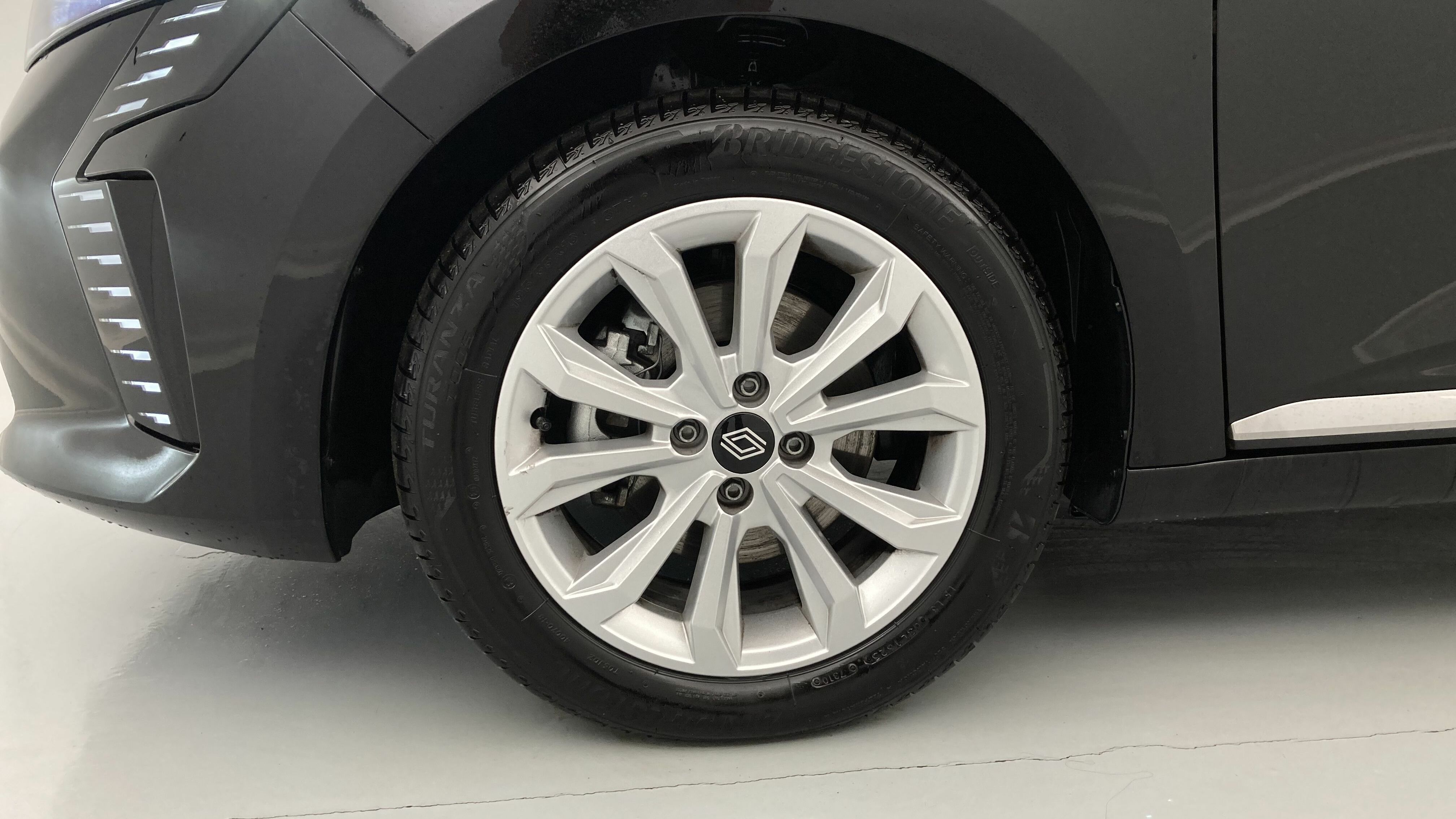 renault clio evolution 1.5 DCI 100 2025 negro brillante 26