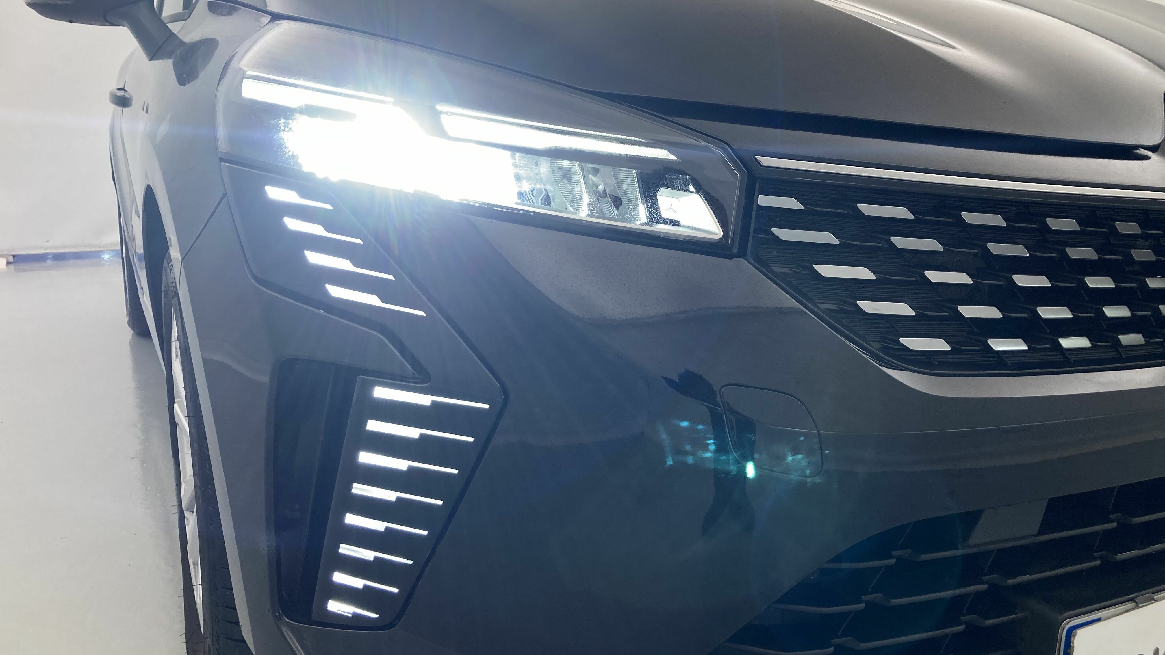 renault clio evolution 1.5 DCI 100 2025 negro brillante 28