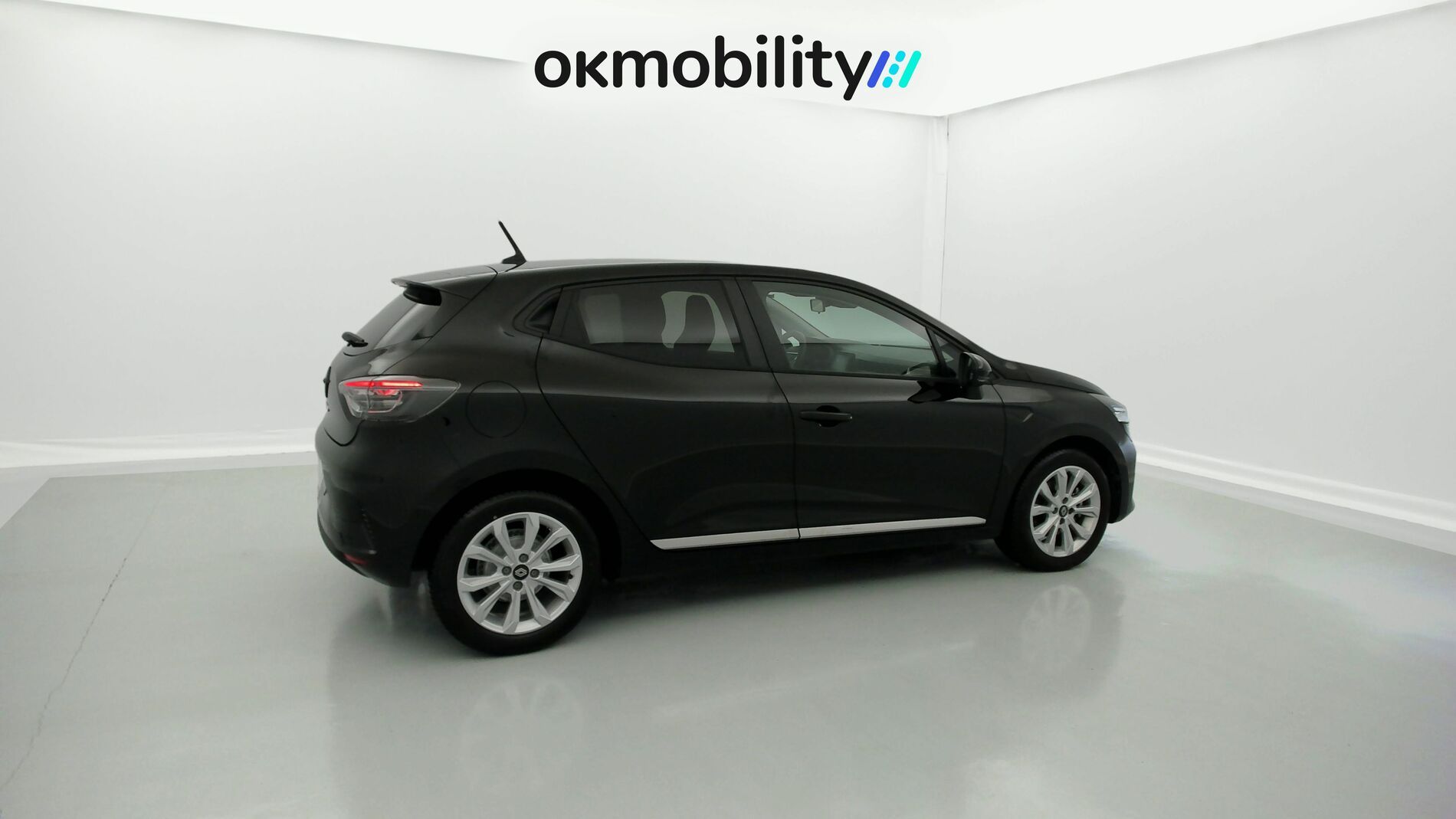 renault clio evolution 1.5 DCI 100 2025 negro brillante 11
