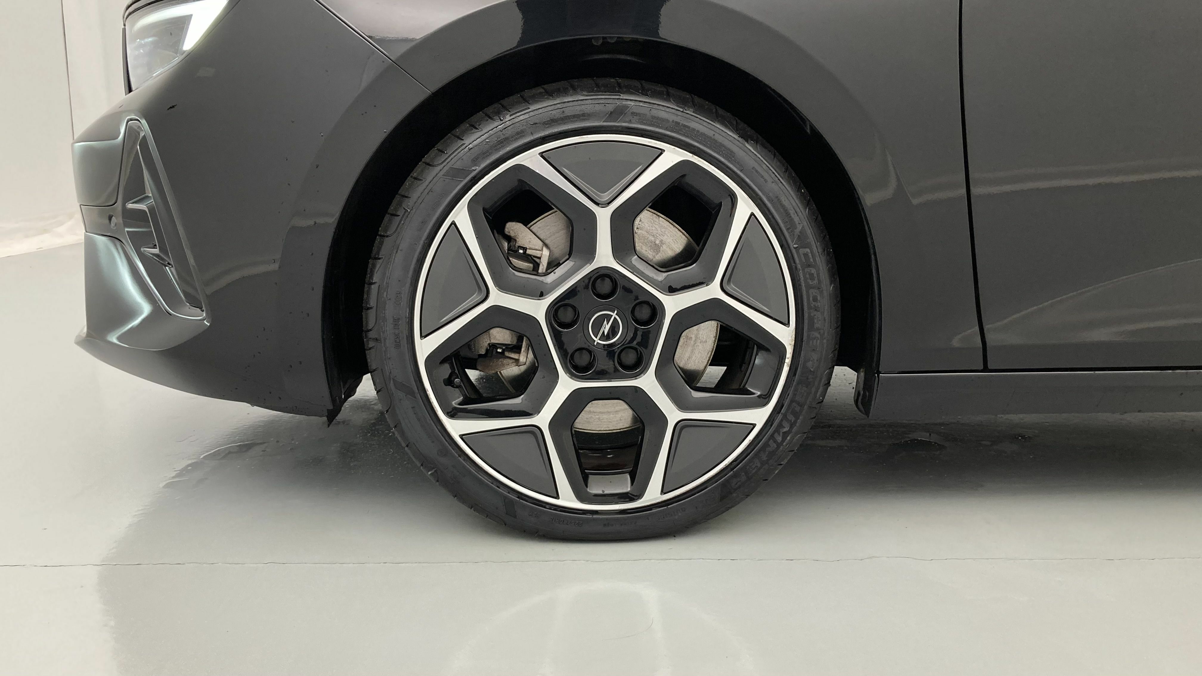 opel astra gs 1.6T PHEV 180 AT 2023 karbon black 27