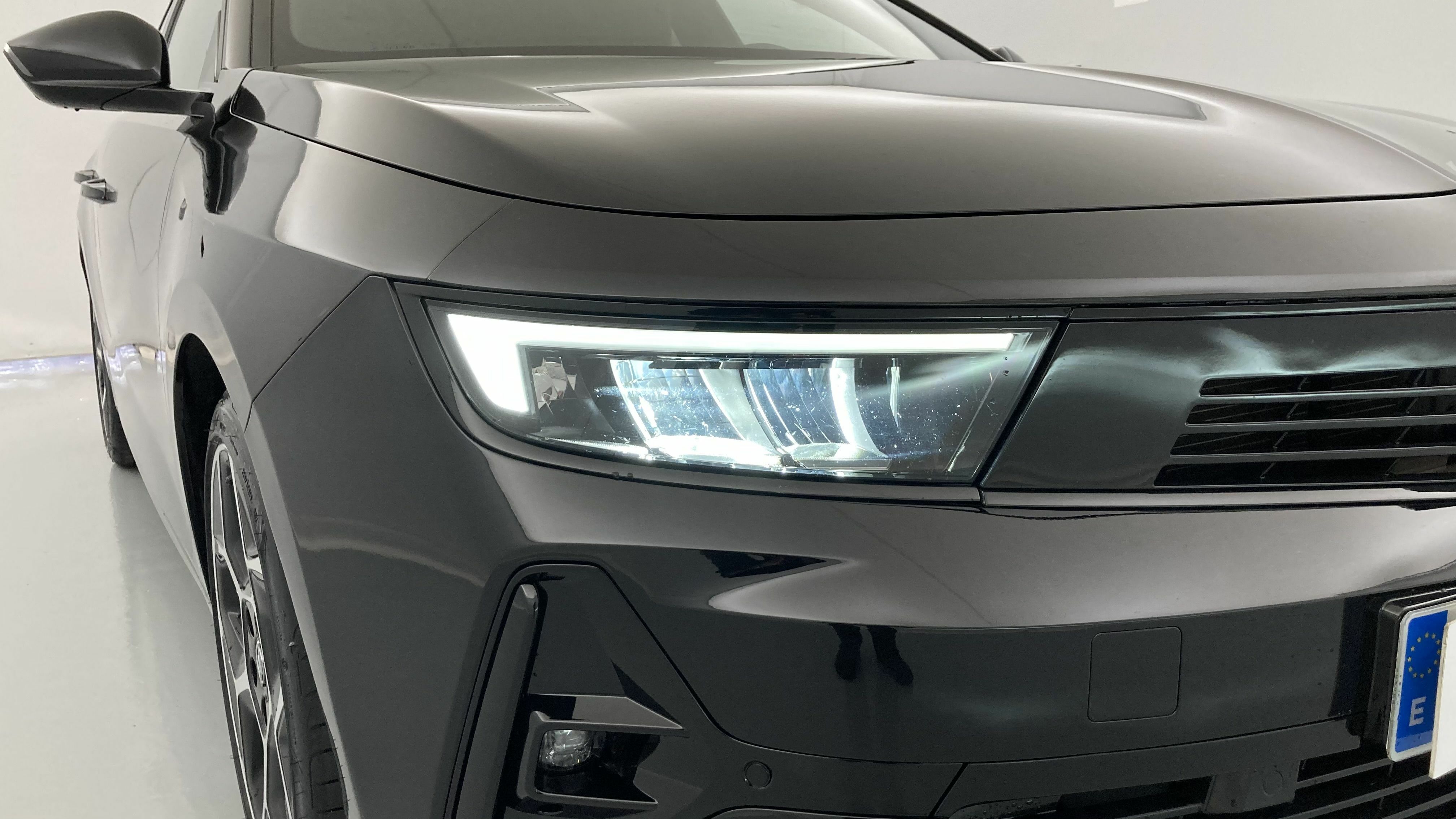 opel astra gs 1.6T PHEV 180 AT 2023 karbon black 29