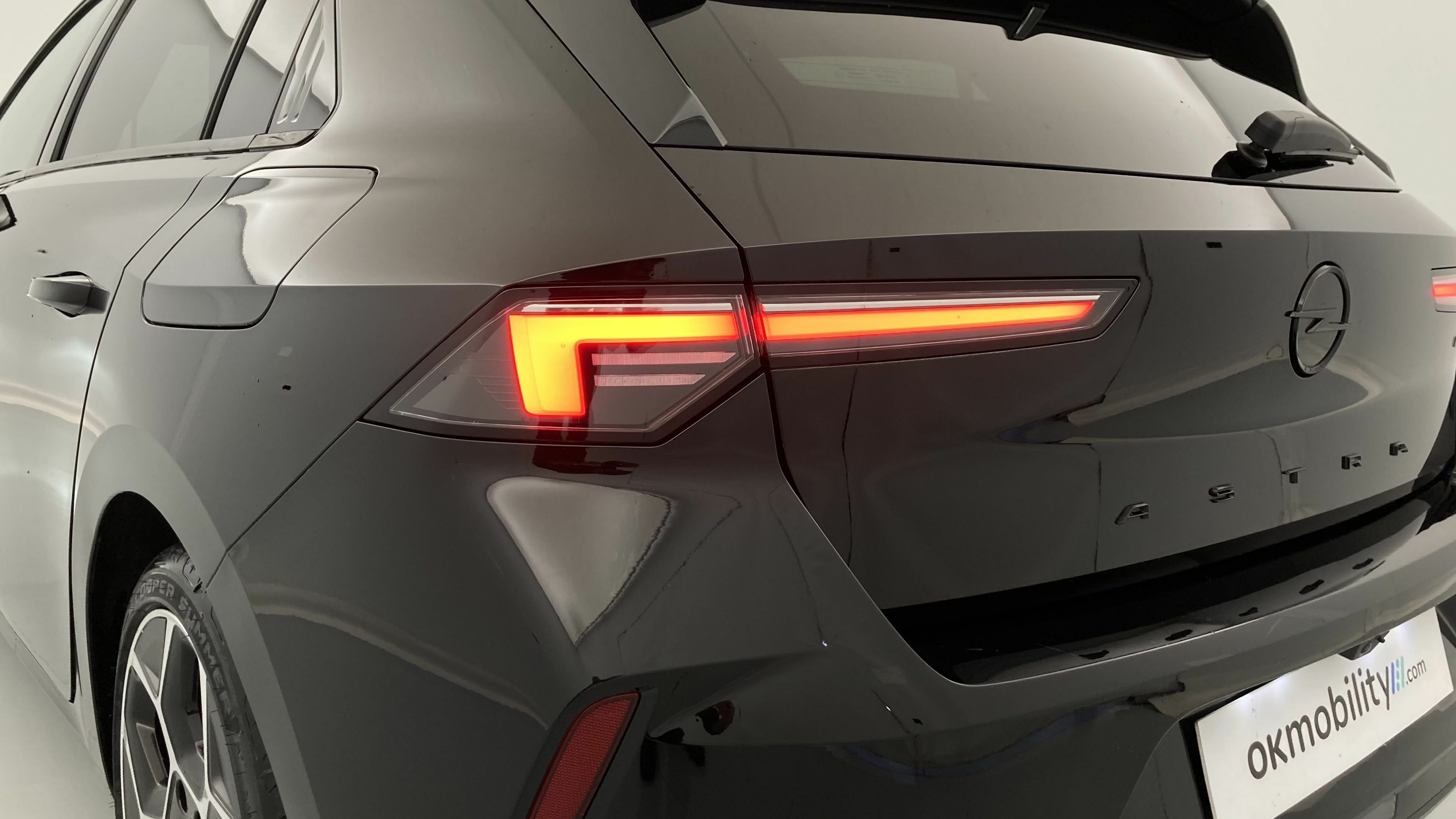 opel astra gs 1.6T PHEV 180 AT 2023 karbon black 30