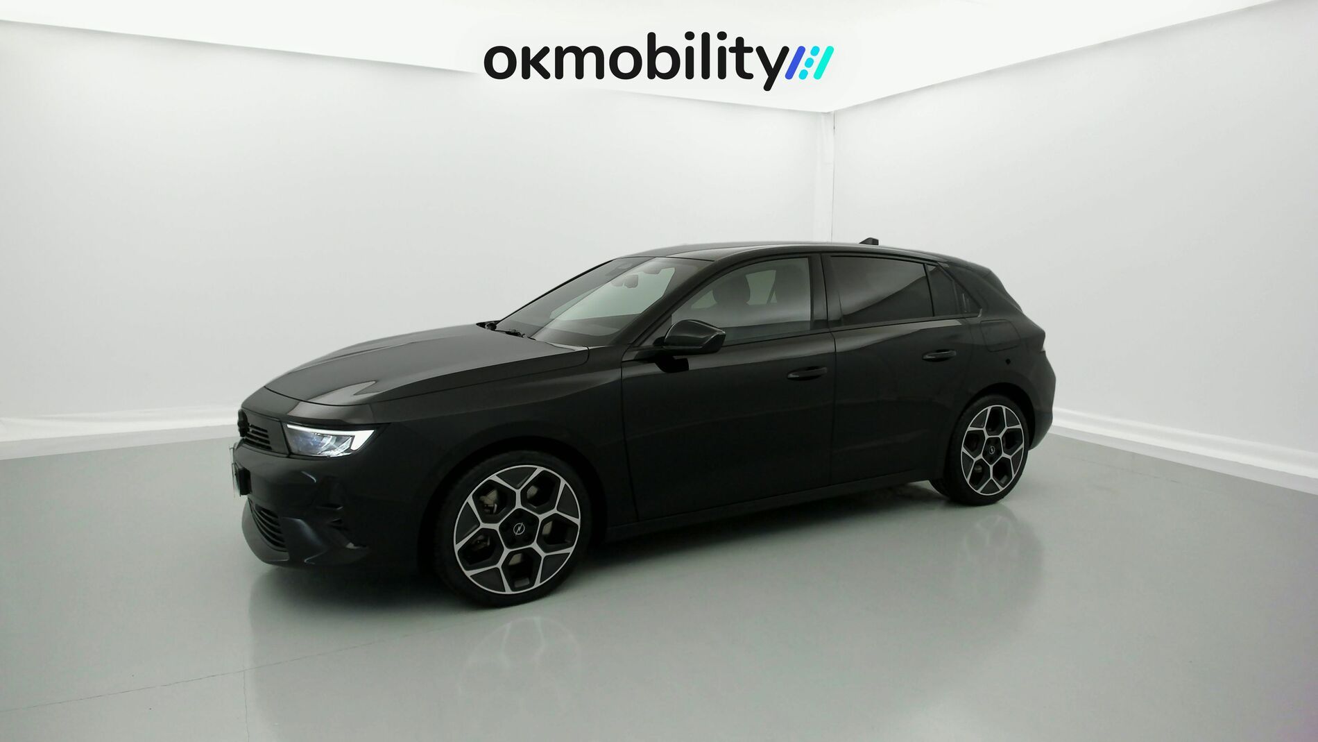 opel astra gs 1.6T PHEV 180 AT 2023 karbon black 5