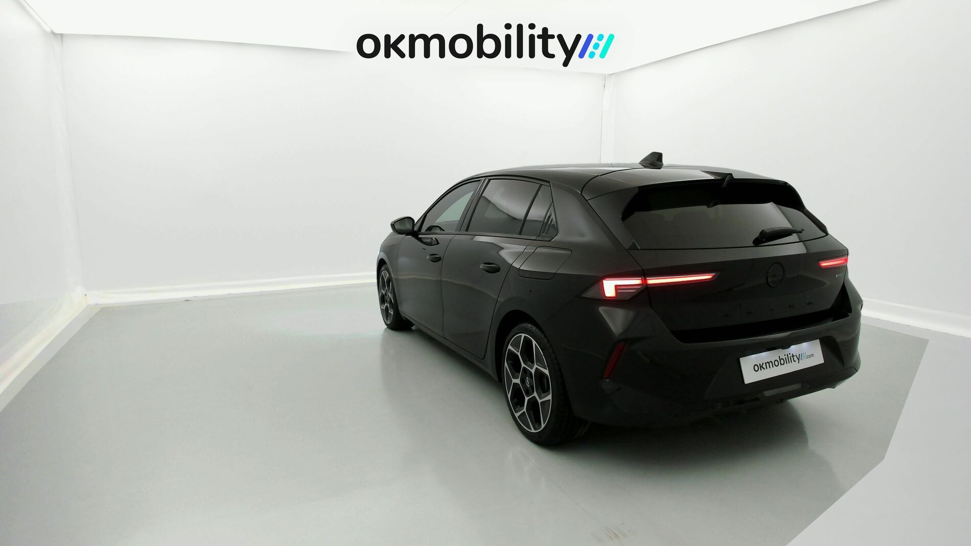 opel astra gs 1.6T PHEV 180 AT 2023 karbon black 9