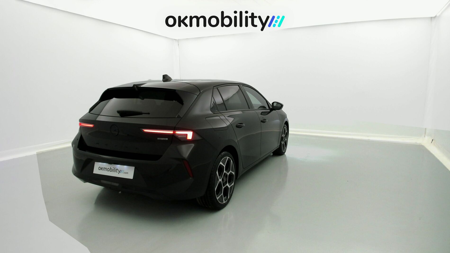 opel astra gs 1.6T PHEV 180 AT 2023 karbon black 11