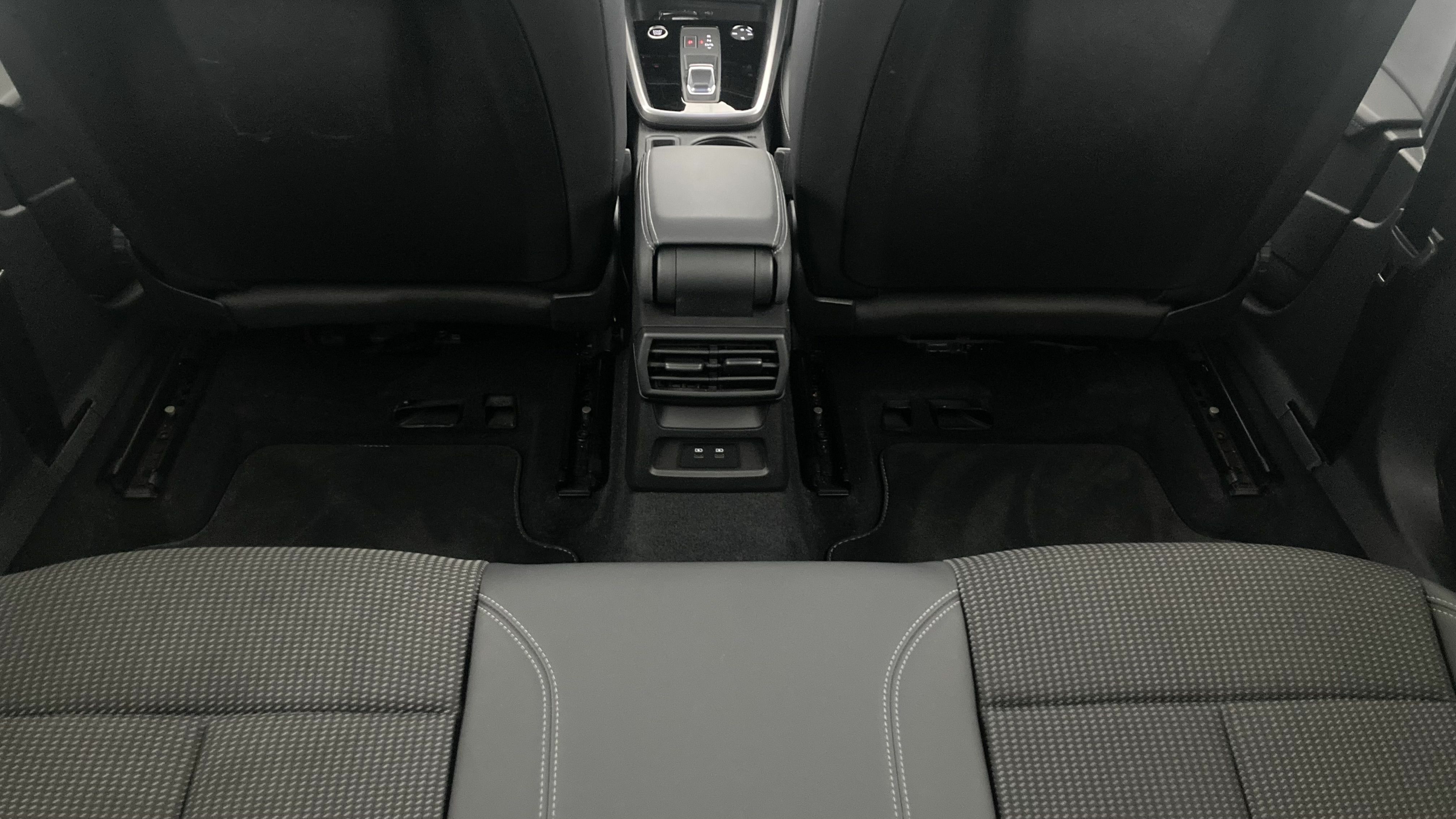 audi a3 sportback s line 35 TFSI 150 STRONIC 2024 gletscherweiss metallic 21