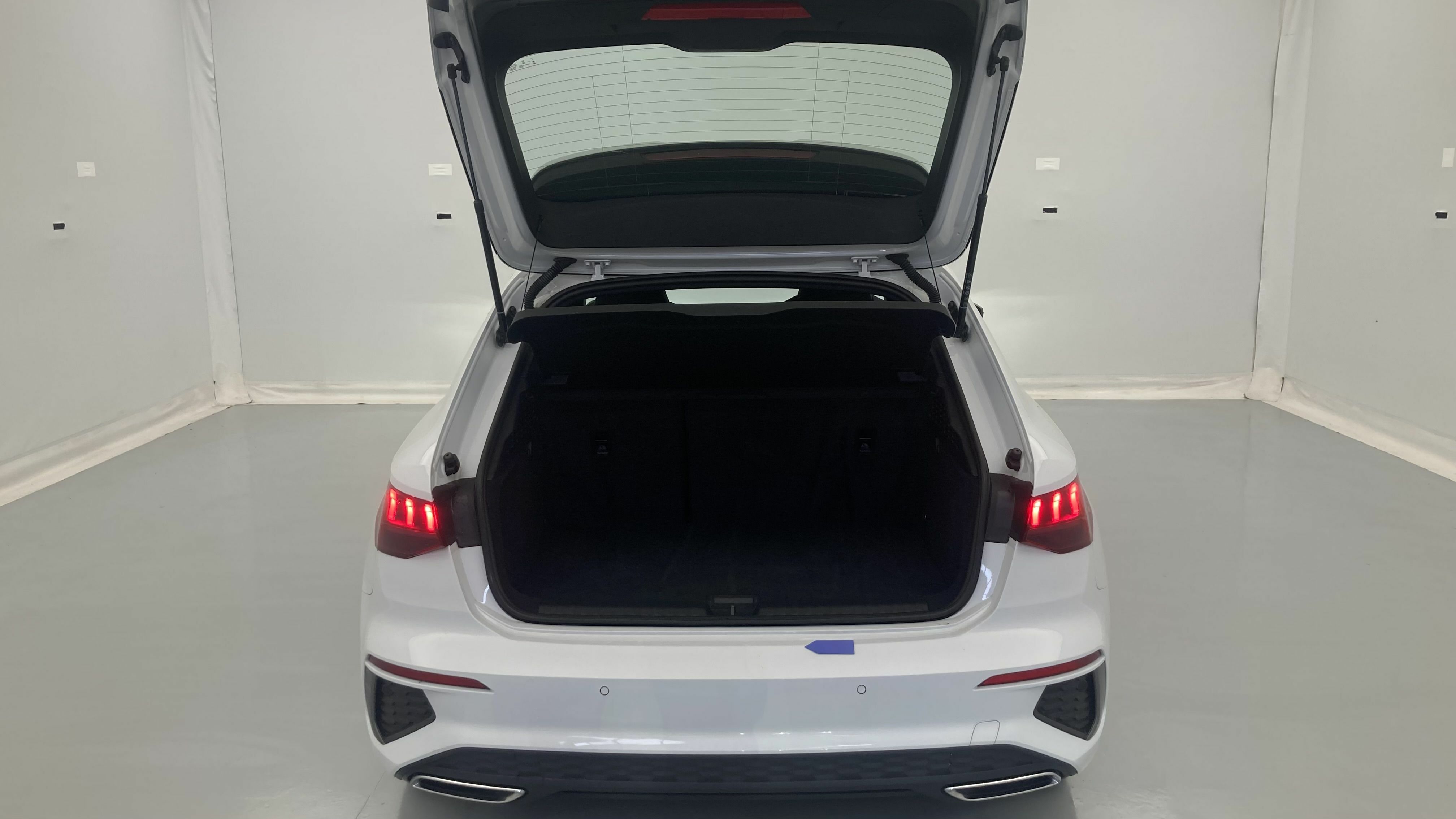 audi a3 sportback s line 35 TFSI 150 STRONIC 2024 gletscherweiss metallic 23