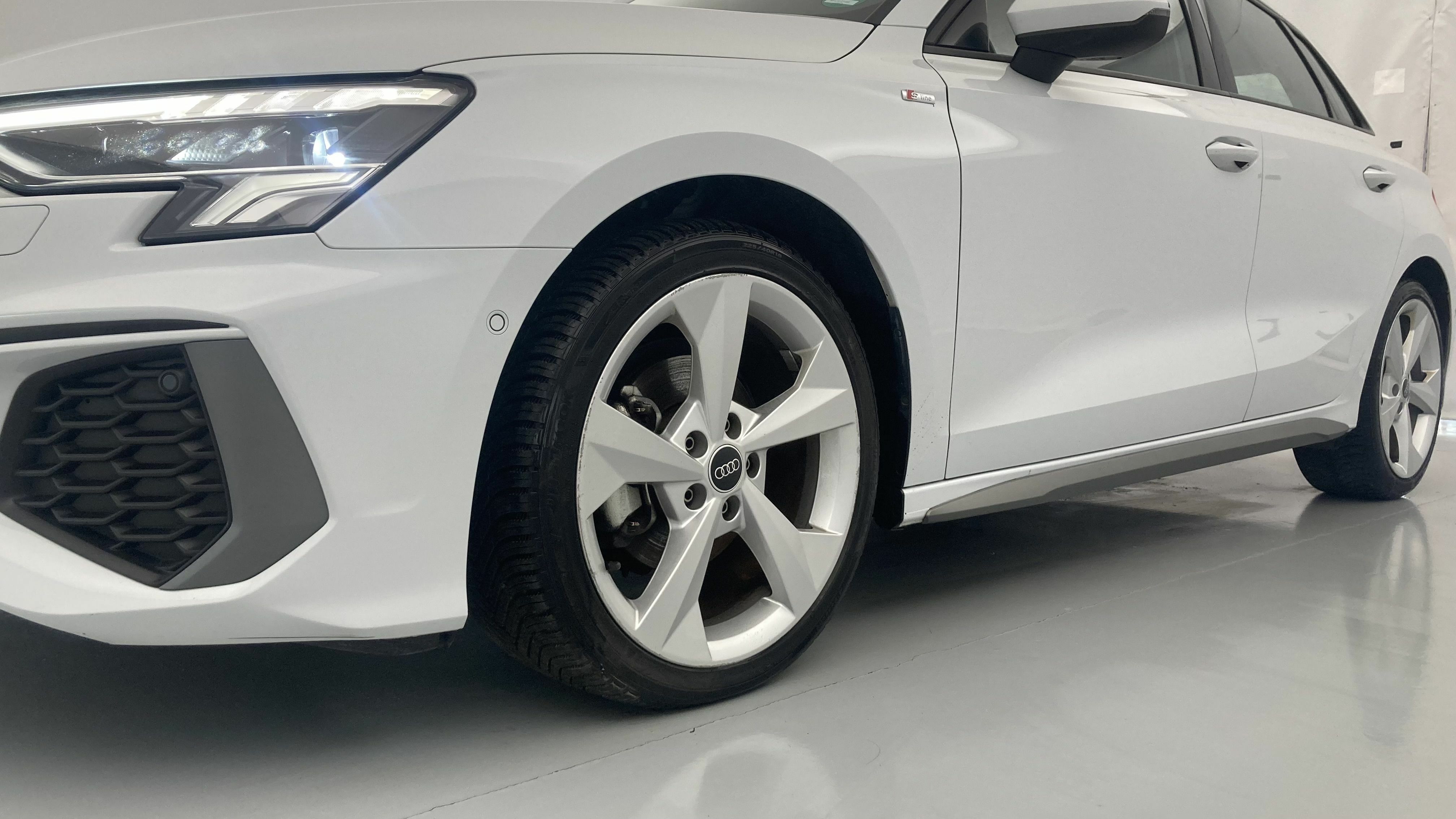 audi a3 sportback s line 35 TFSI 150 STRONIC 2024 gletscherweiss metallic 25