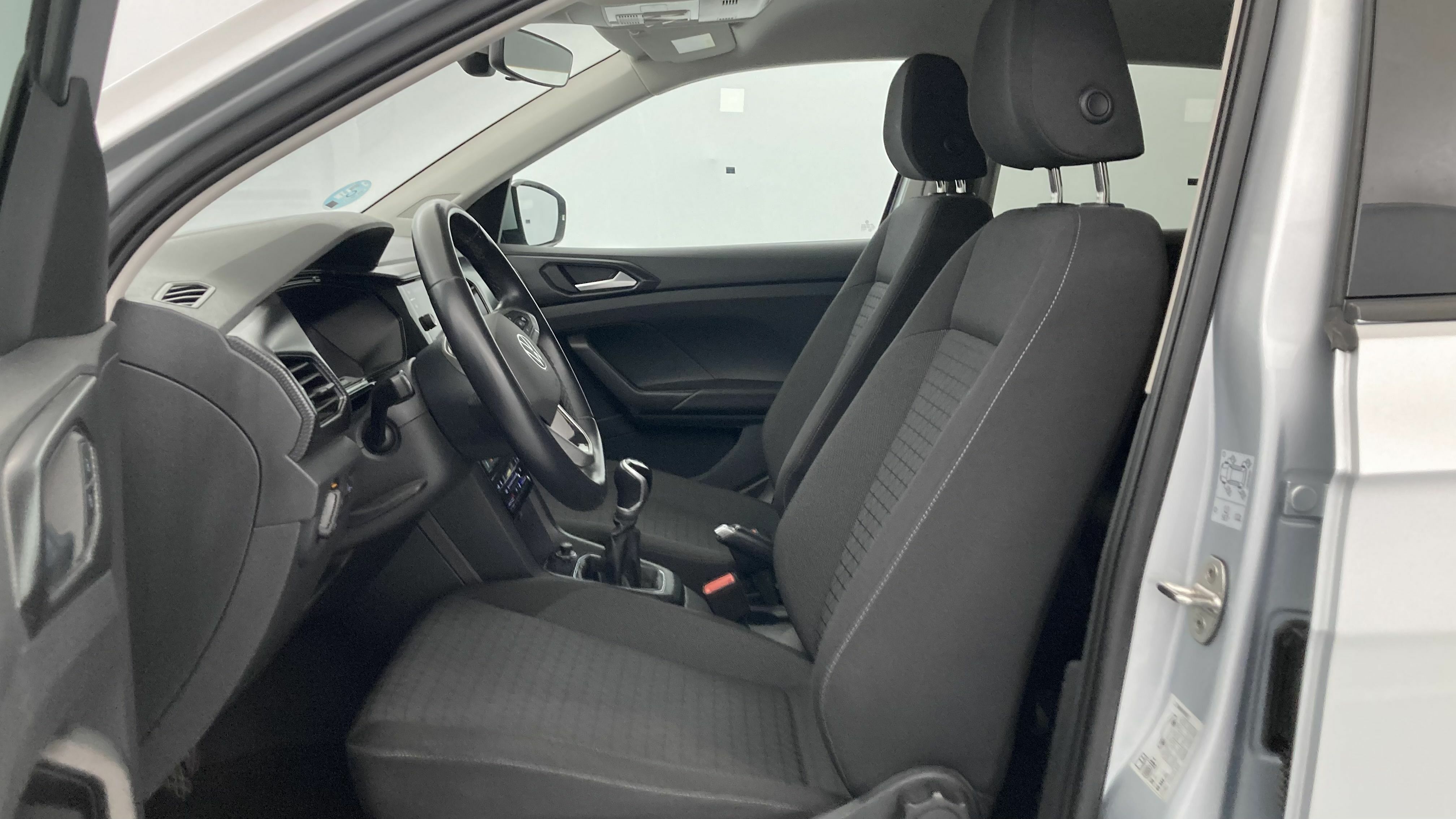 volkswagen t-cross advance 1.0 TSI 95 2022 plata reflex 2