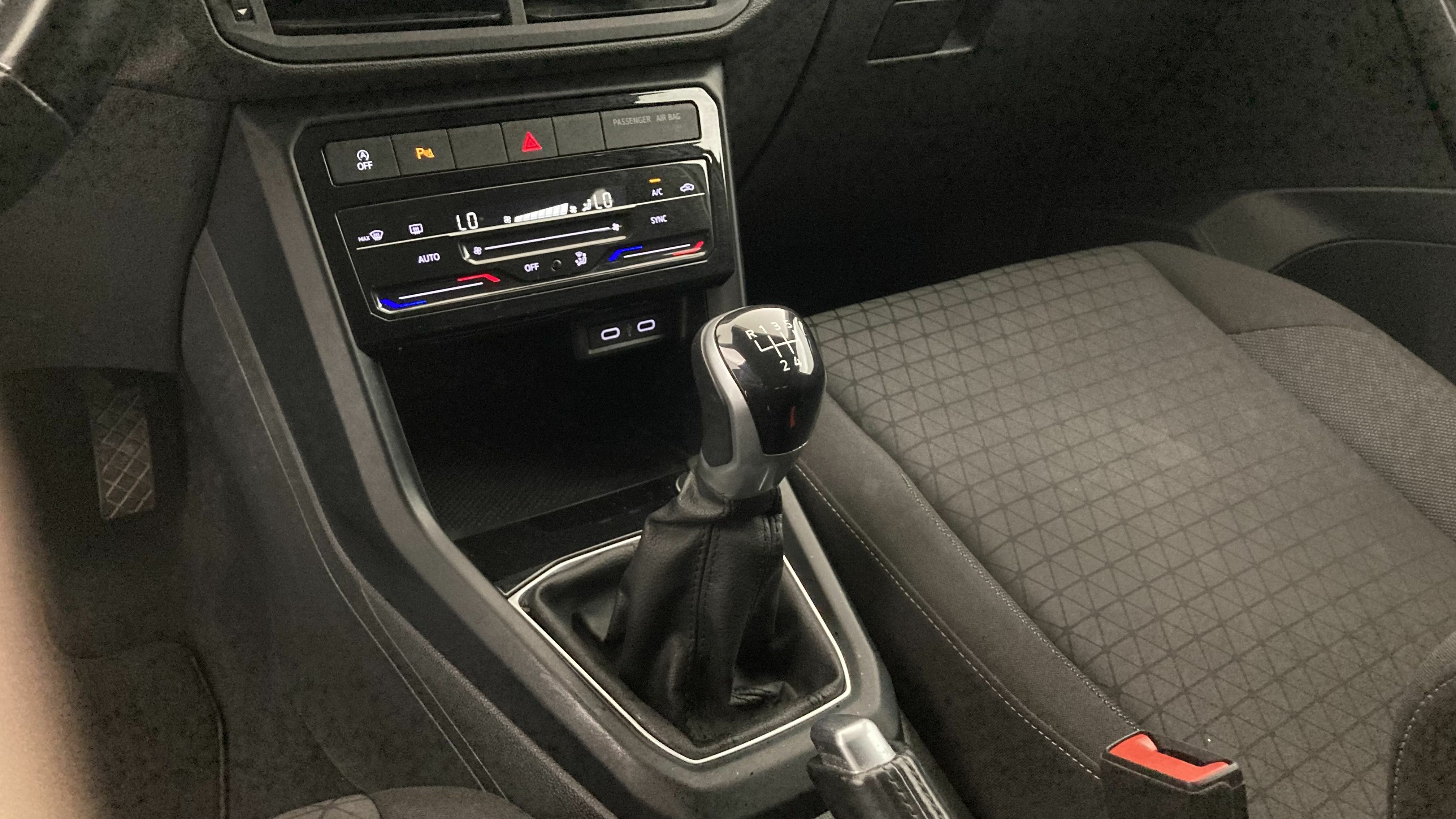 volkswagen t-cross advance 1.0 TSI 95 2022 plata reflex 9