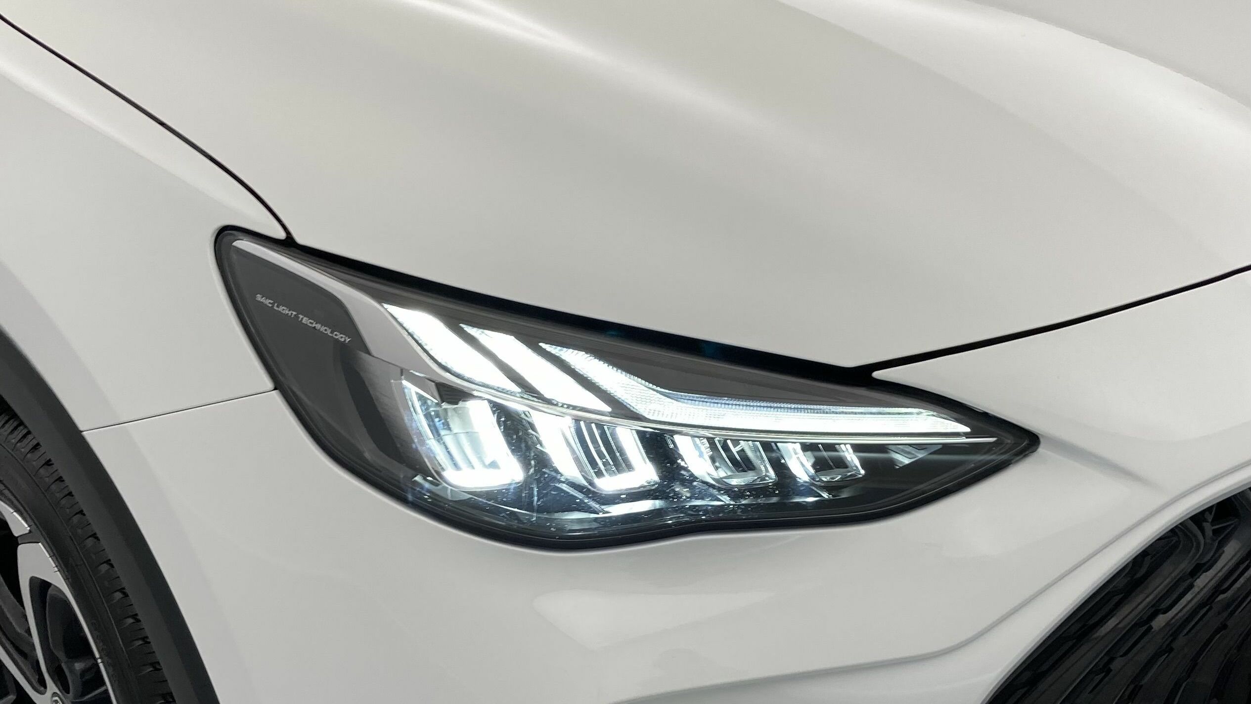 mg hs luxury 1.5 T-GDI 162 AT 2024 dover white 30