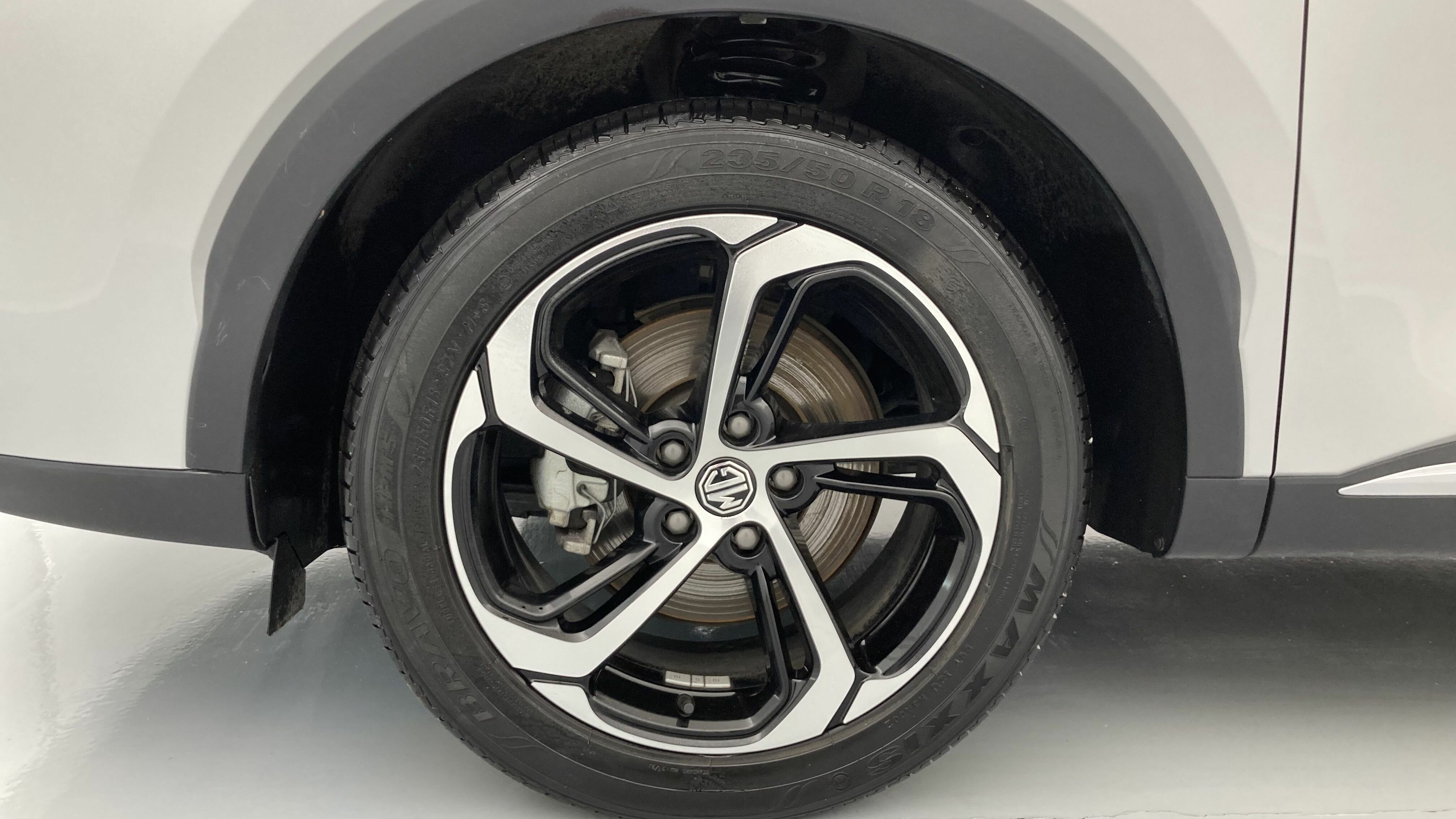 mg hs luxury 1.5 T-GDI 162 AT 2024 medal silver 27